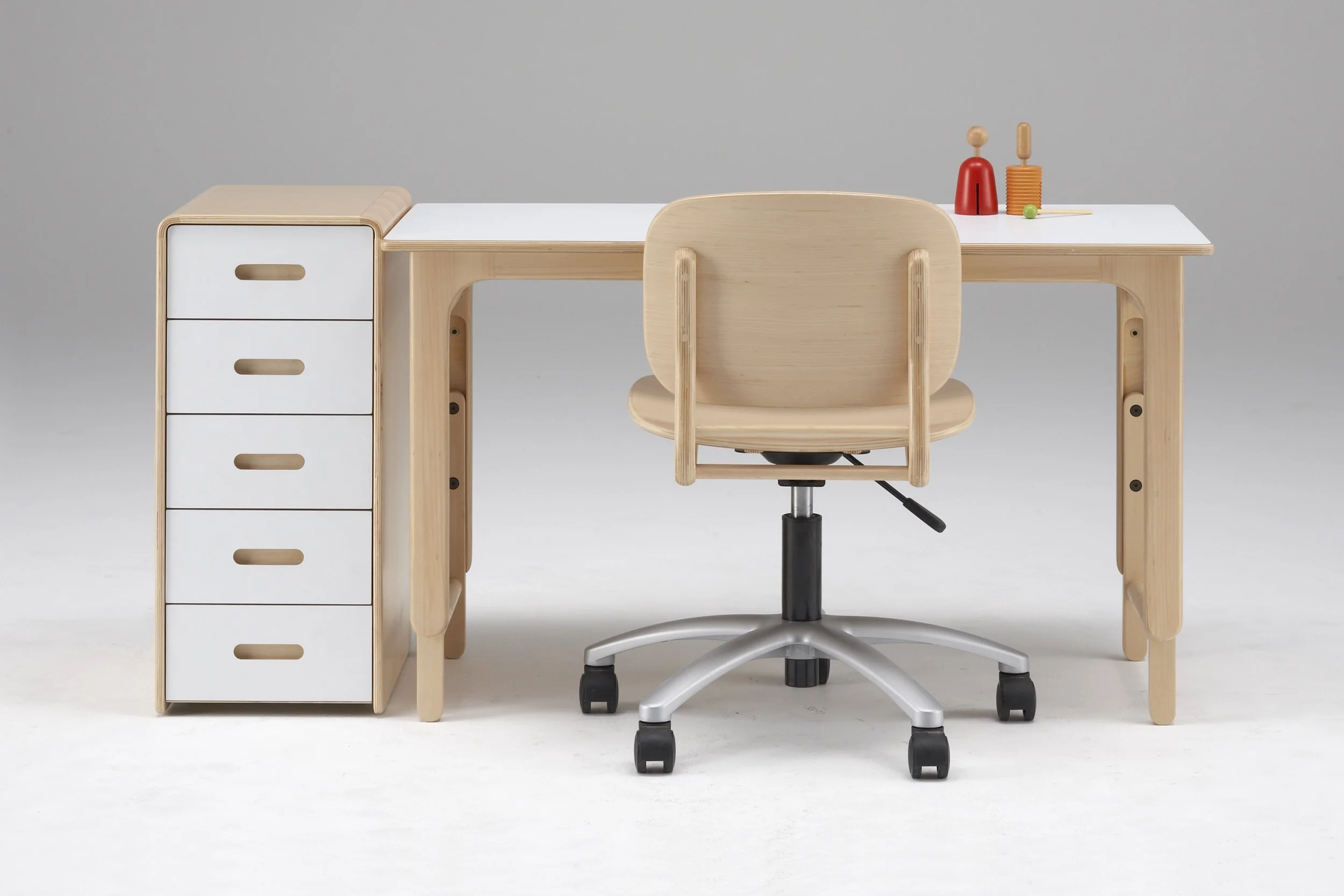 sauto_kids_desk_03.jpg
