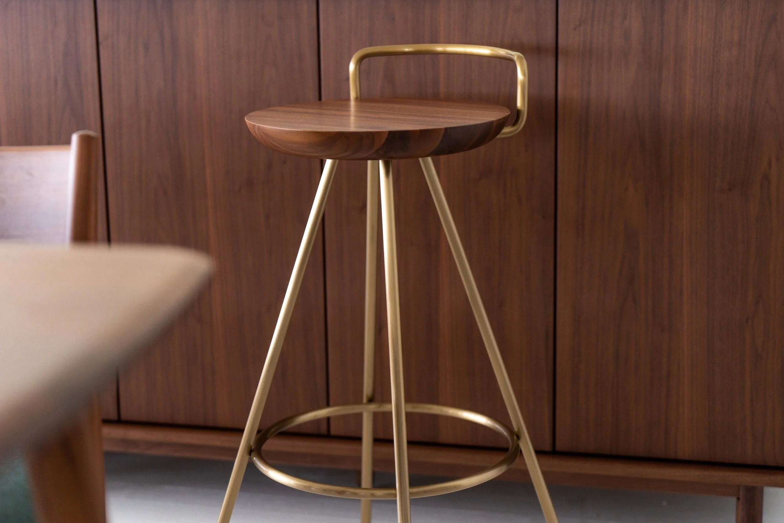 kanto_bar_stool_09.jpg
