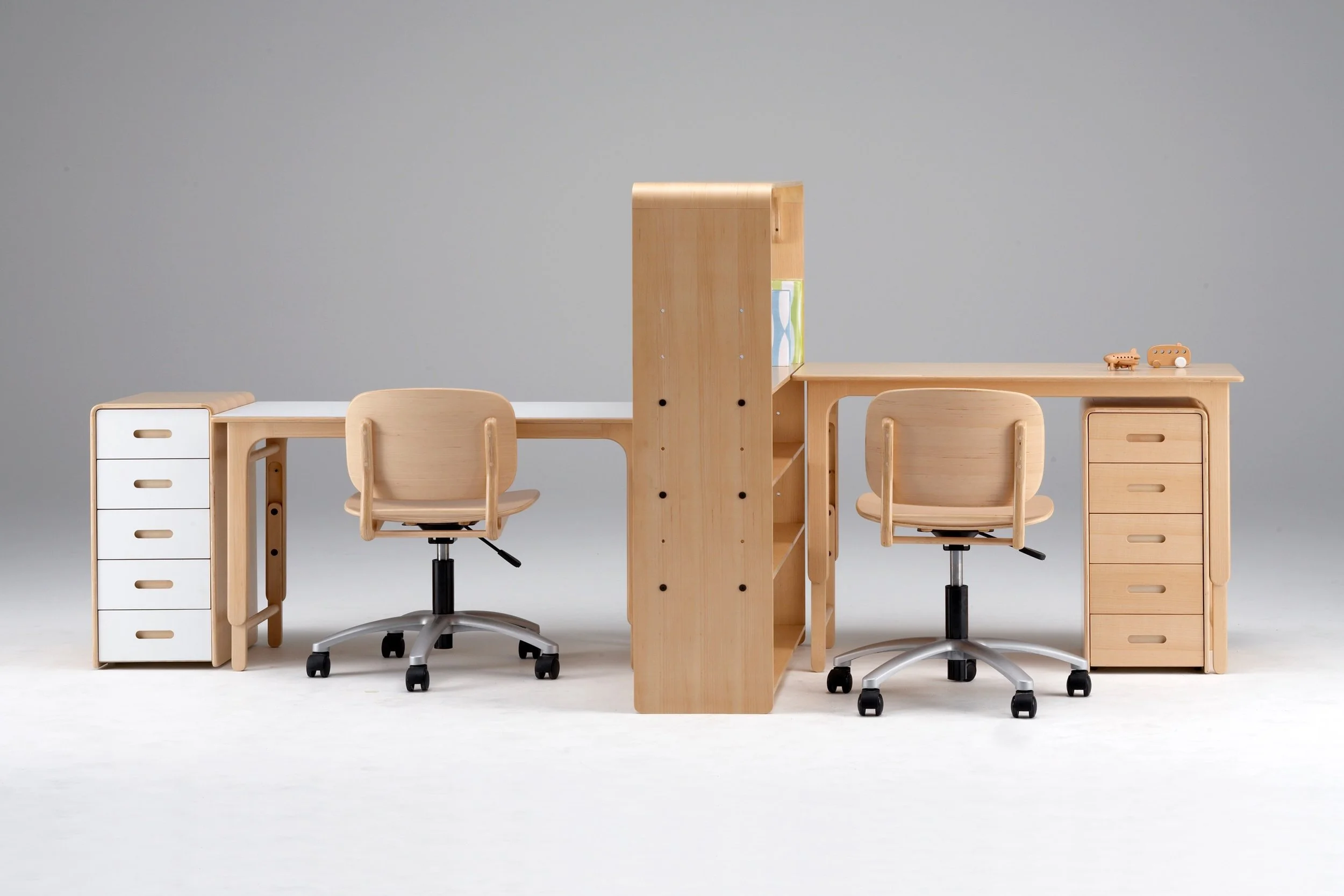 sauto_kids_desk_02.jpg