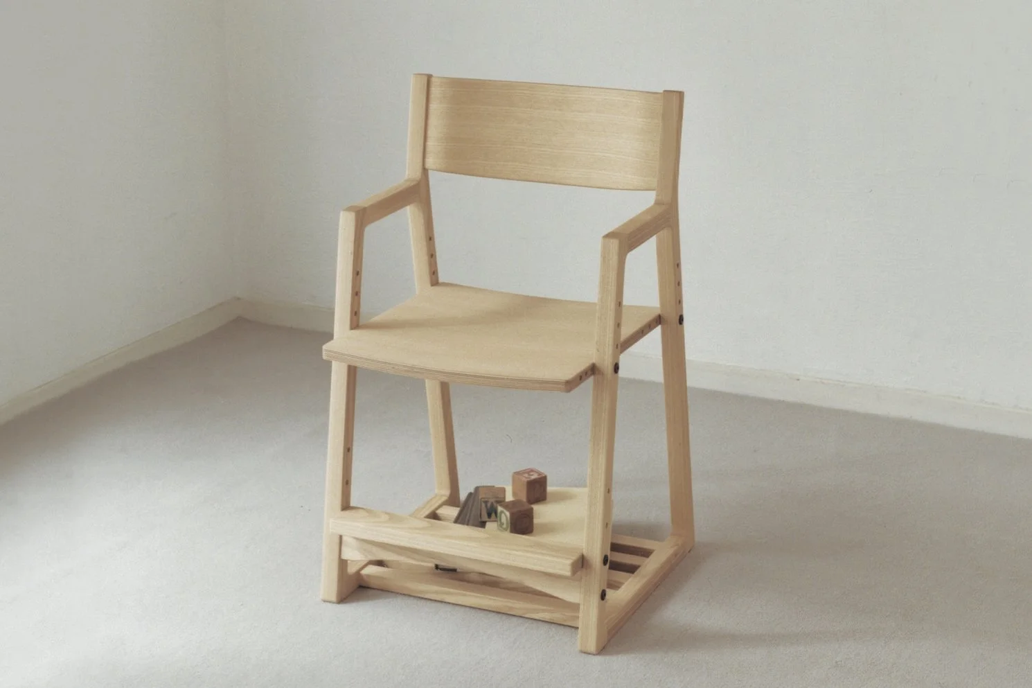 f_chair_05.jpg
