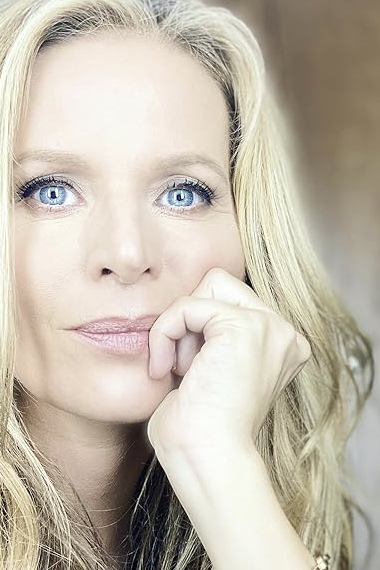 Jessalyn Gilsig — executive performance coach for professionals