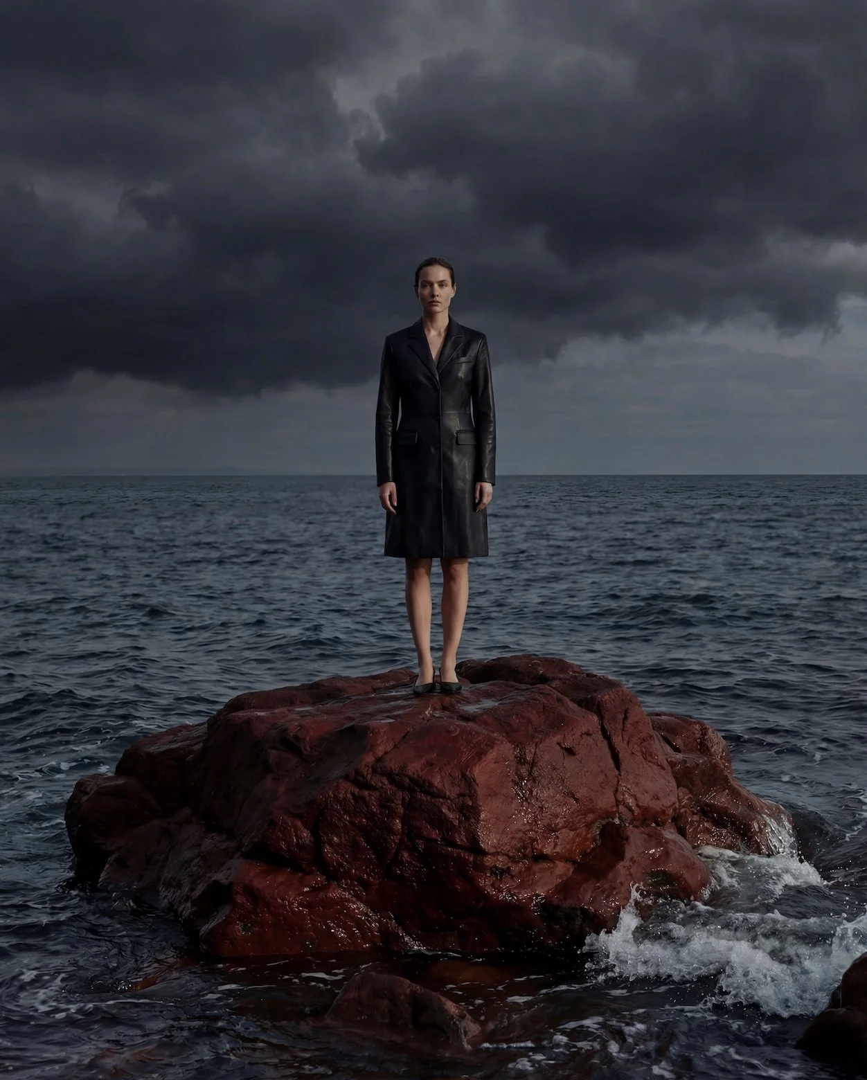 HIGH-FASHION EDITORIAL