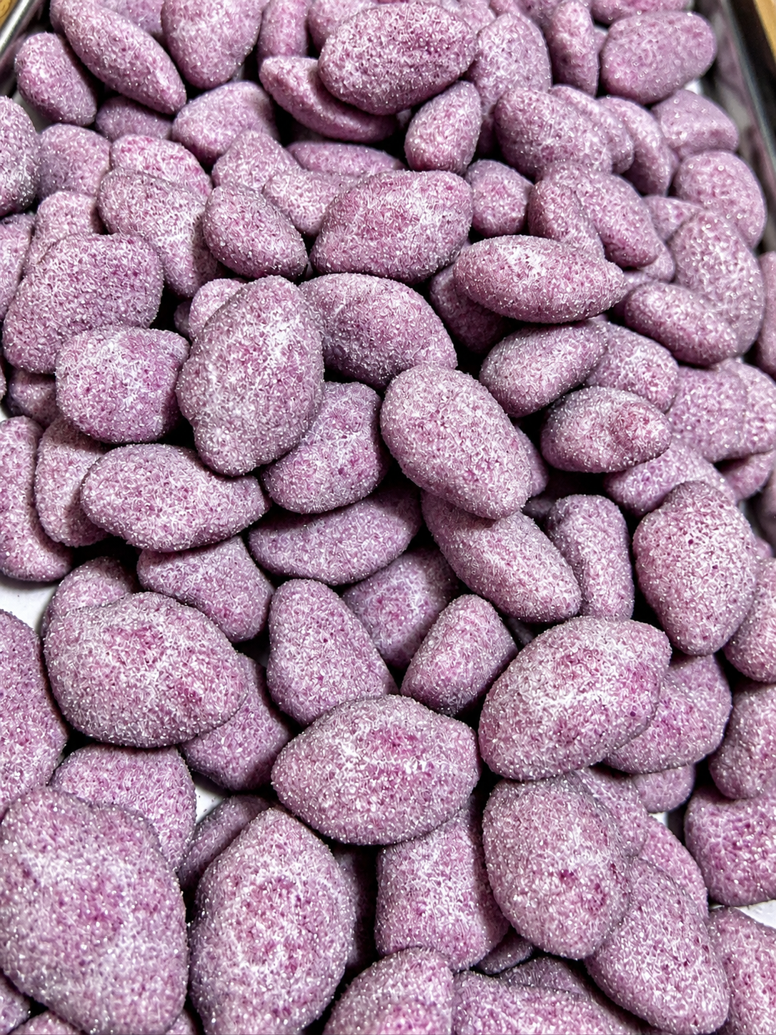 Freeze Dried Grape Clouds
