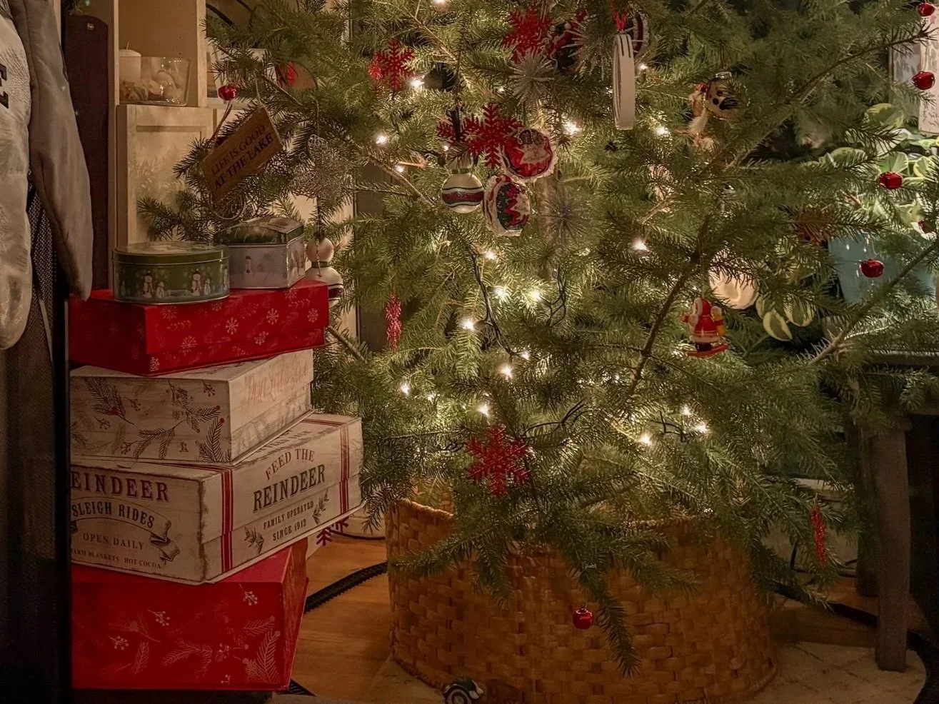 Reusable Christmas Gift Wrapping Is the Holiday Tradition We All Need