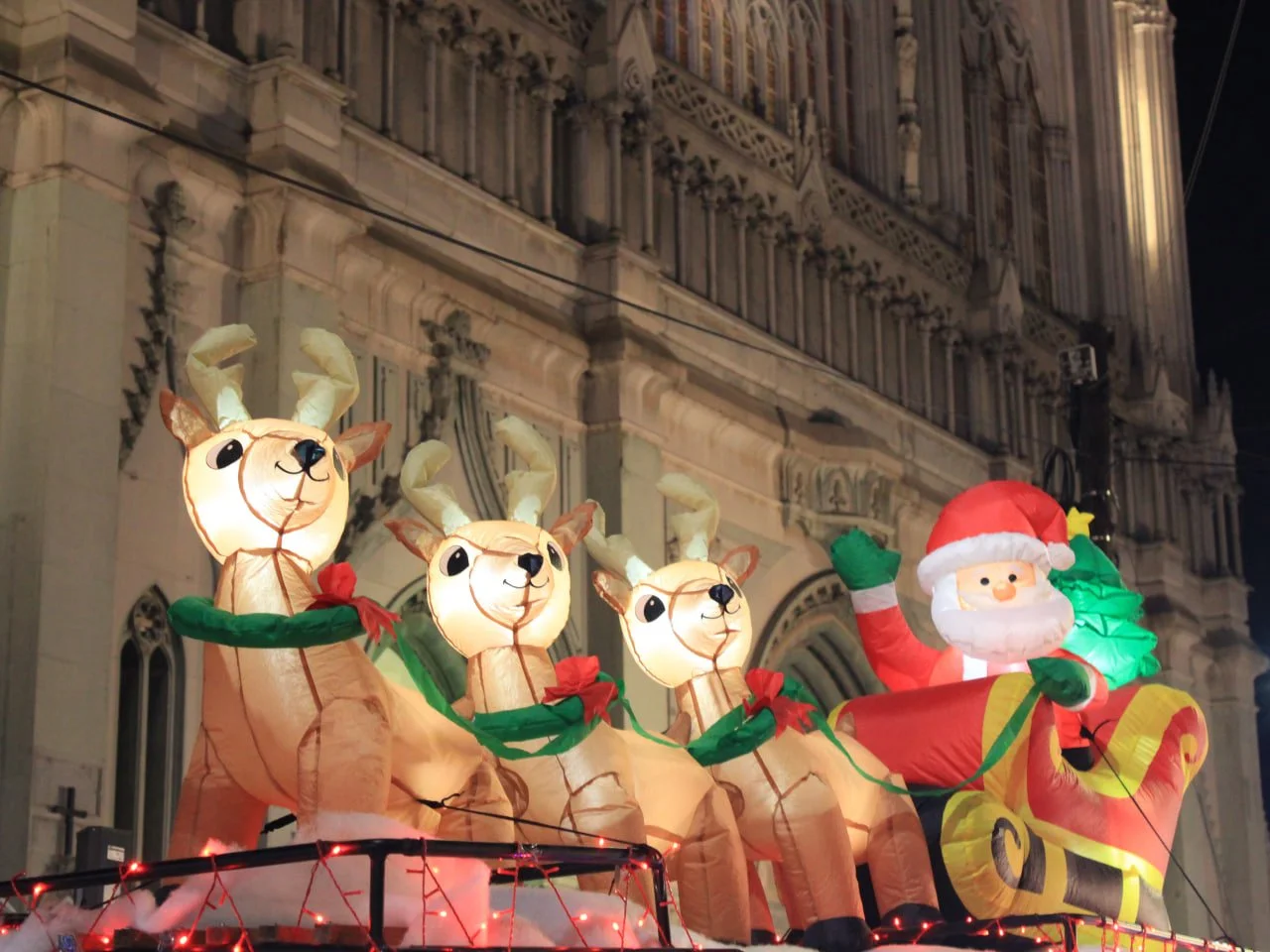 Combi Frida lleva el espíritu navideño al centro de León