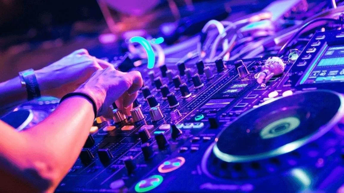 Anuncian show de DJ’s internacionales en el barrio de San Juan de Dios