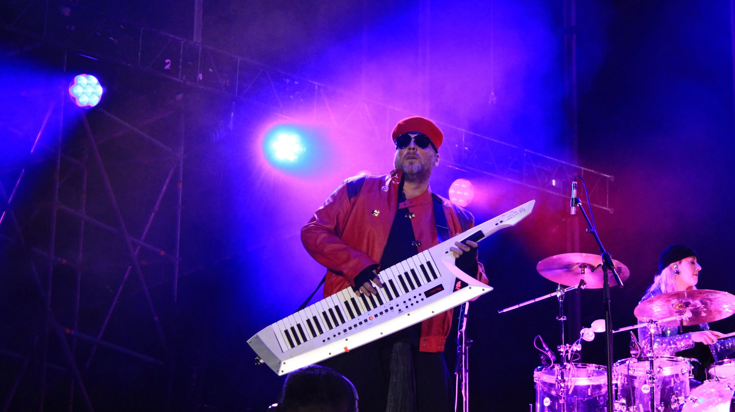 Moenia pone a bailar a la Feria de León
