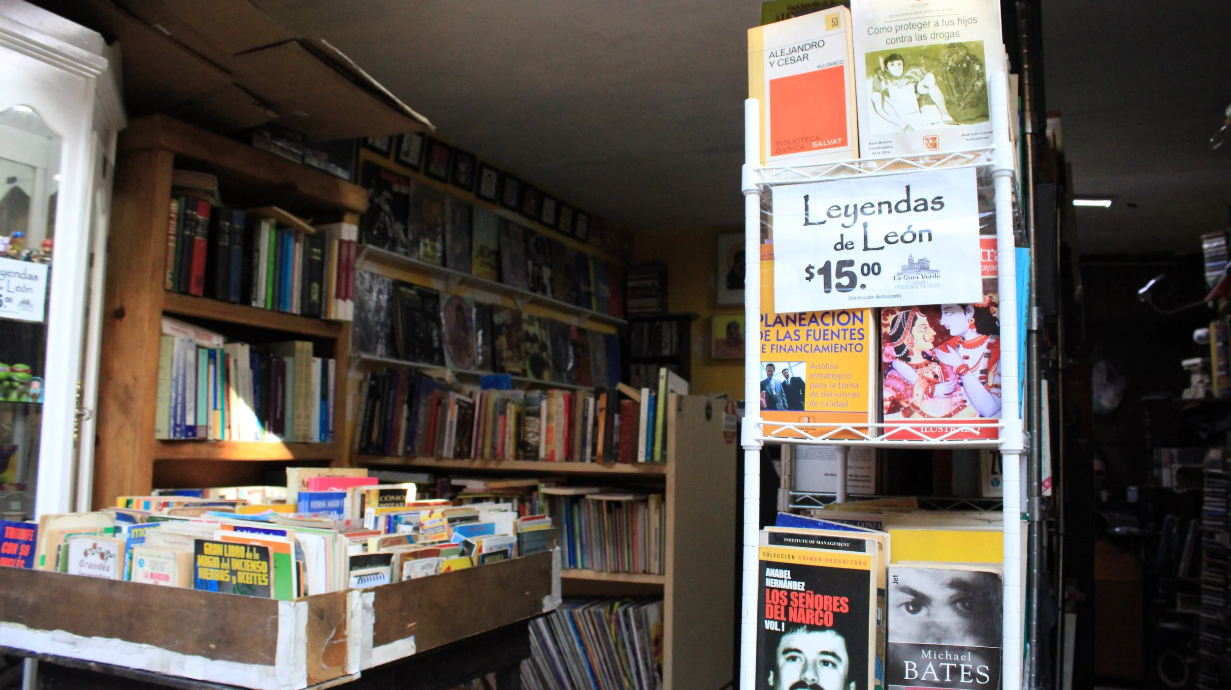 Un tesoro de música, películas y libros en León