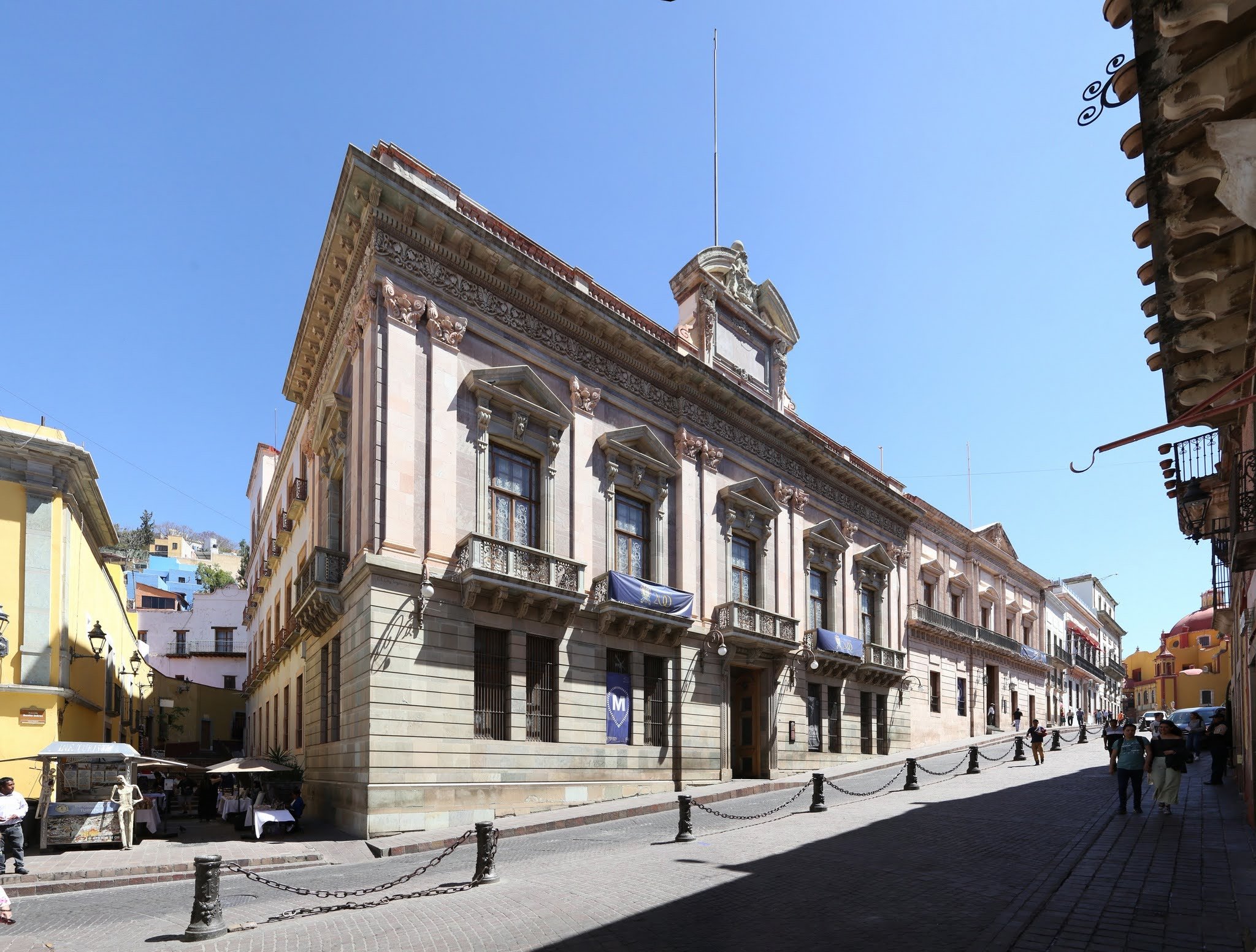 Exterior (1).jpg