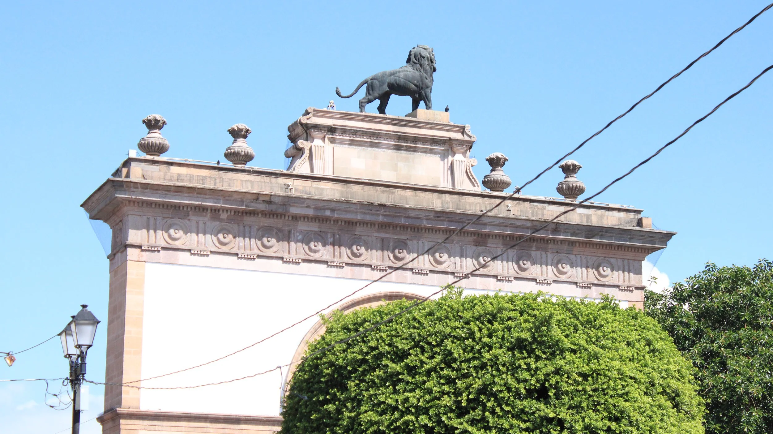 INAUGURACIÓN DE EXPOSICIÓN 'CON SELLO DE LEÓN'