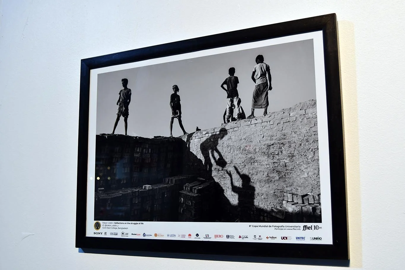 Inauguran exposición fotográfica “Luz y sombra” en Ibero León