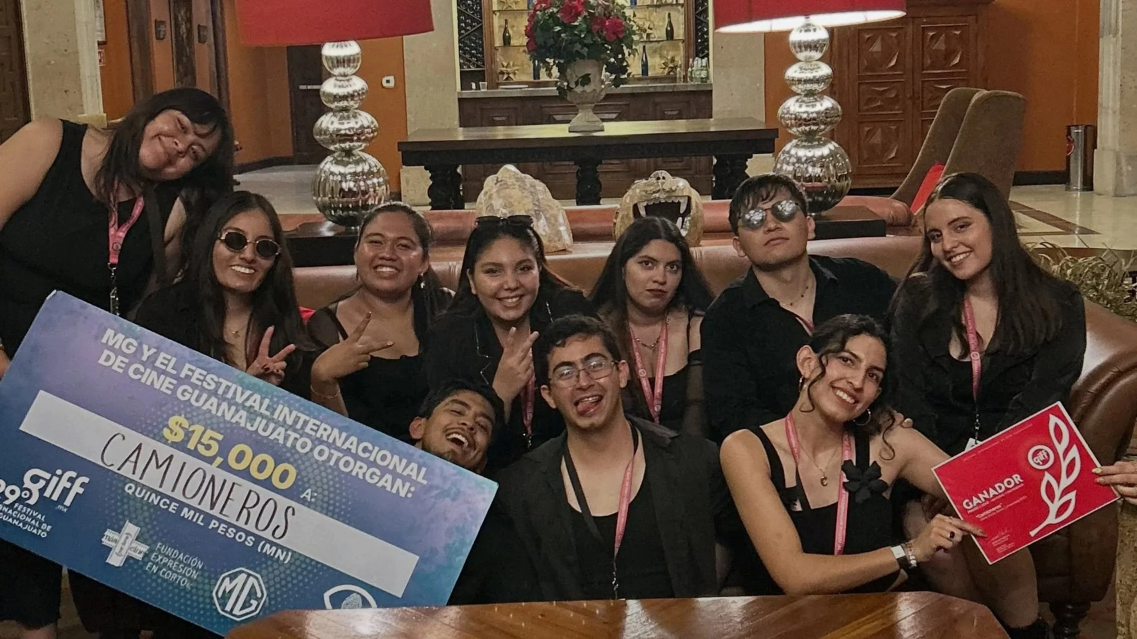 "Camioneros" gana el XVI Concurso Identidad y Pertenencia del GIFF con un retrato del transporte público de León