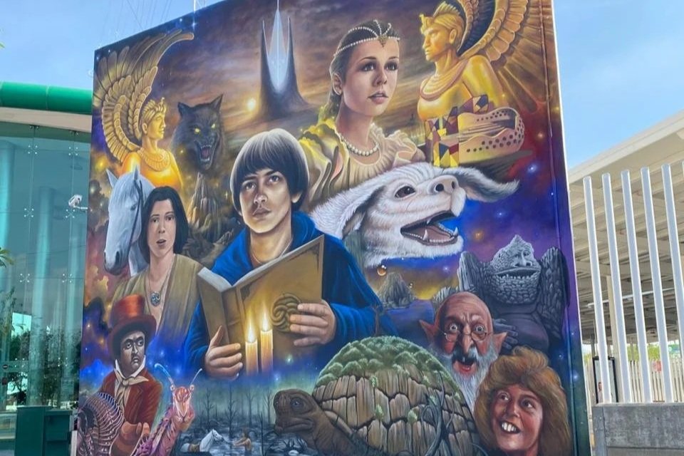 Concluye el mural de ‘La historia sin fin’ en León