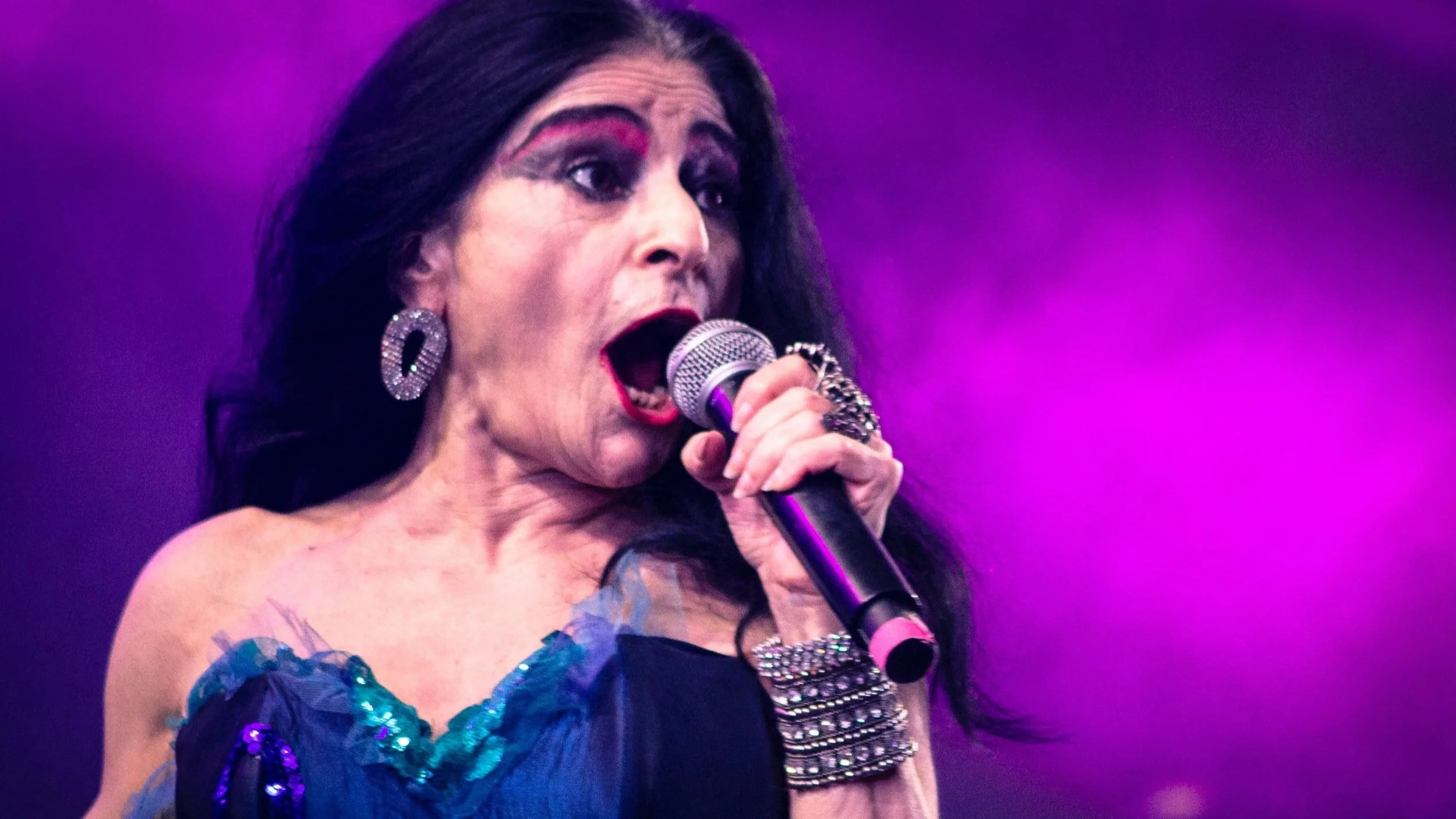 Astrid Hadad brinda espectáculo increíble en la FENAL 2026