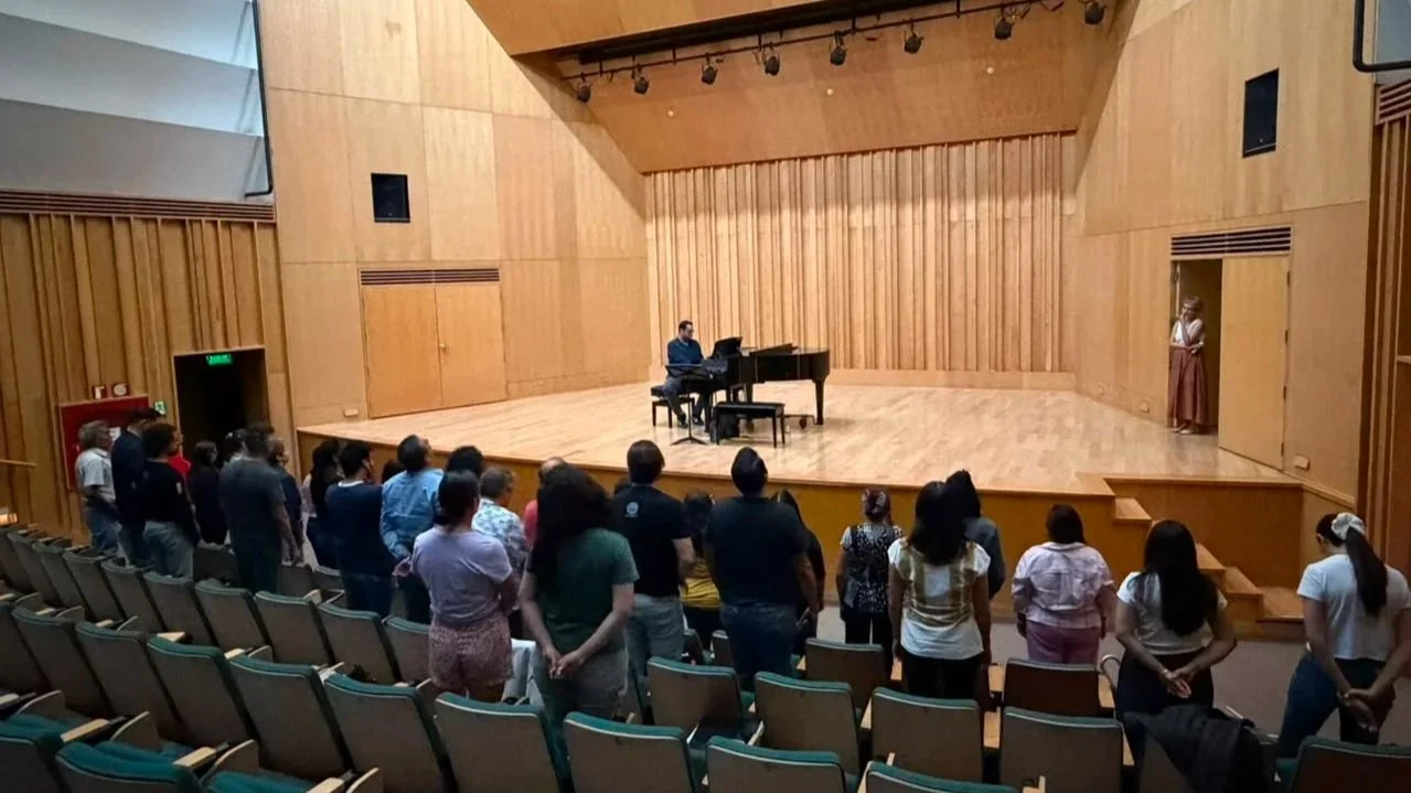 Por primera vez, el Coro del Teatro del Bicentenario llega al Callejón del Ruido con música en idioma que no existe
