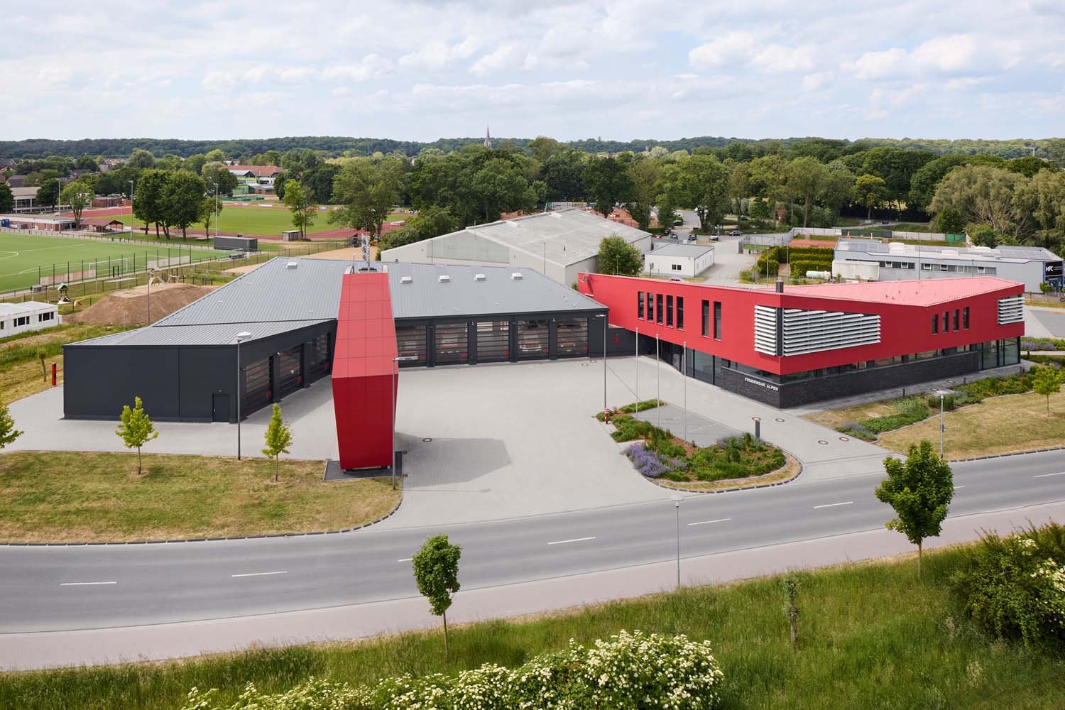 Architekturfotografie Neubau Feuerwache Alpen