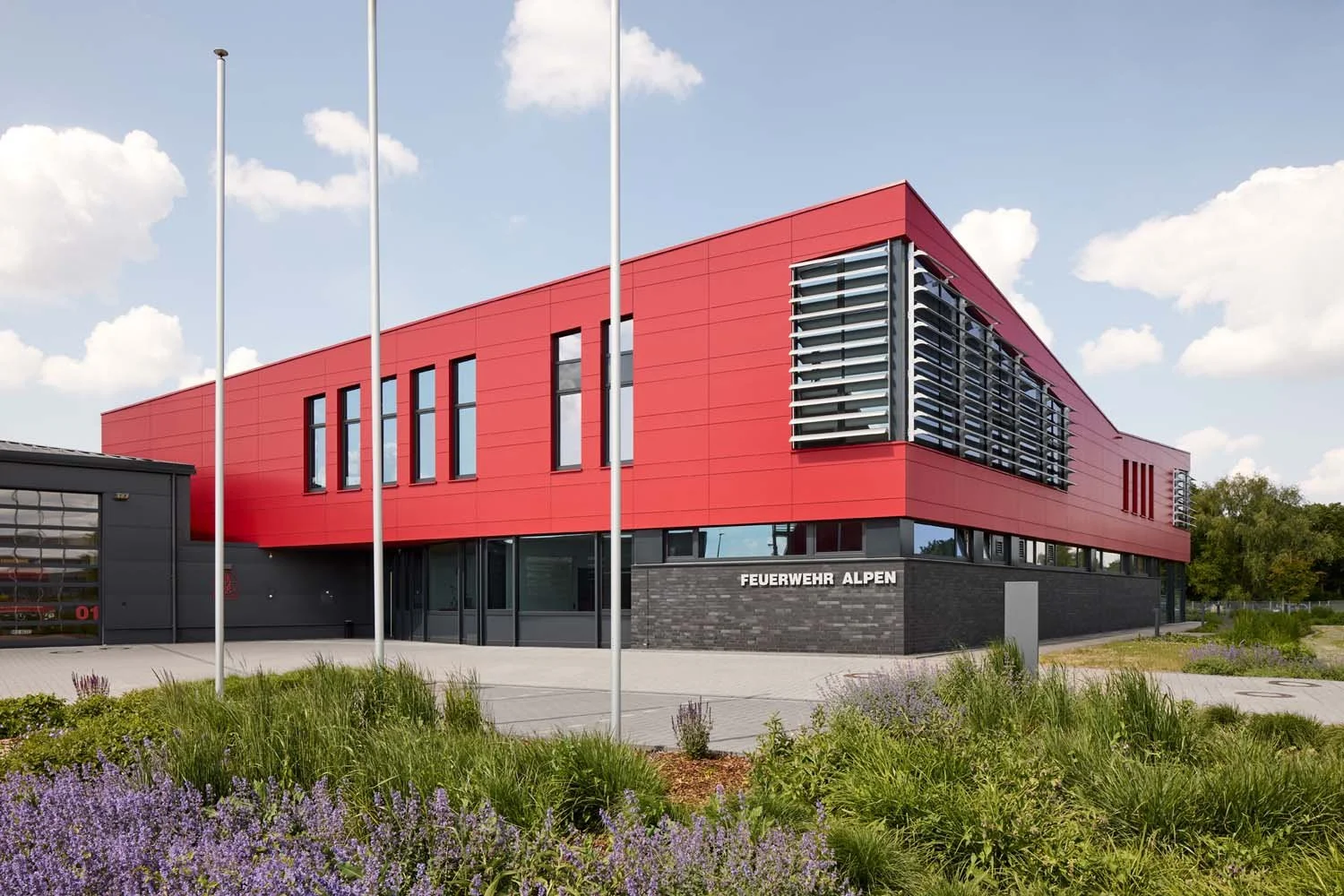 Architekturfotografie Neubau Feuerwache Alpen