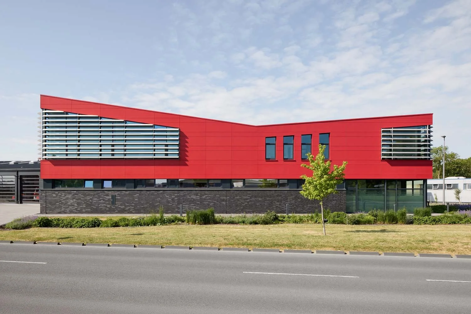 Architekturfotografie Neubau Feuerwache Alpen