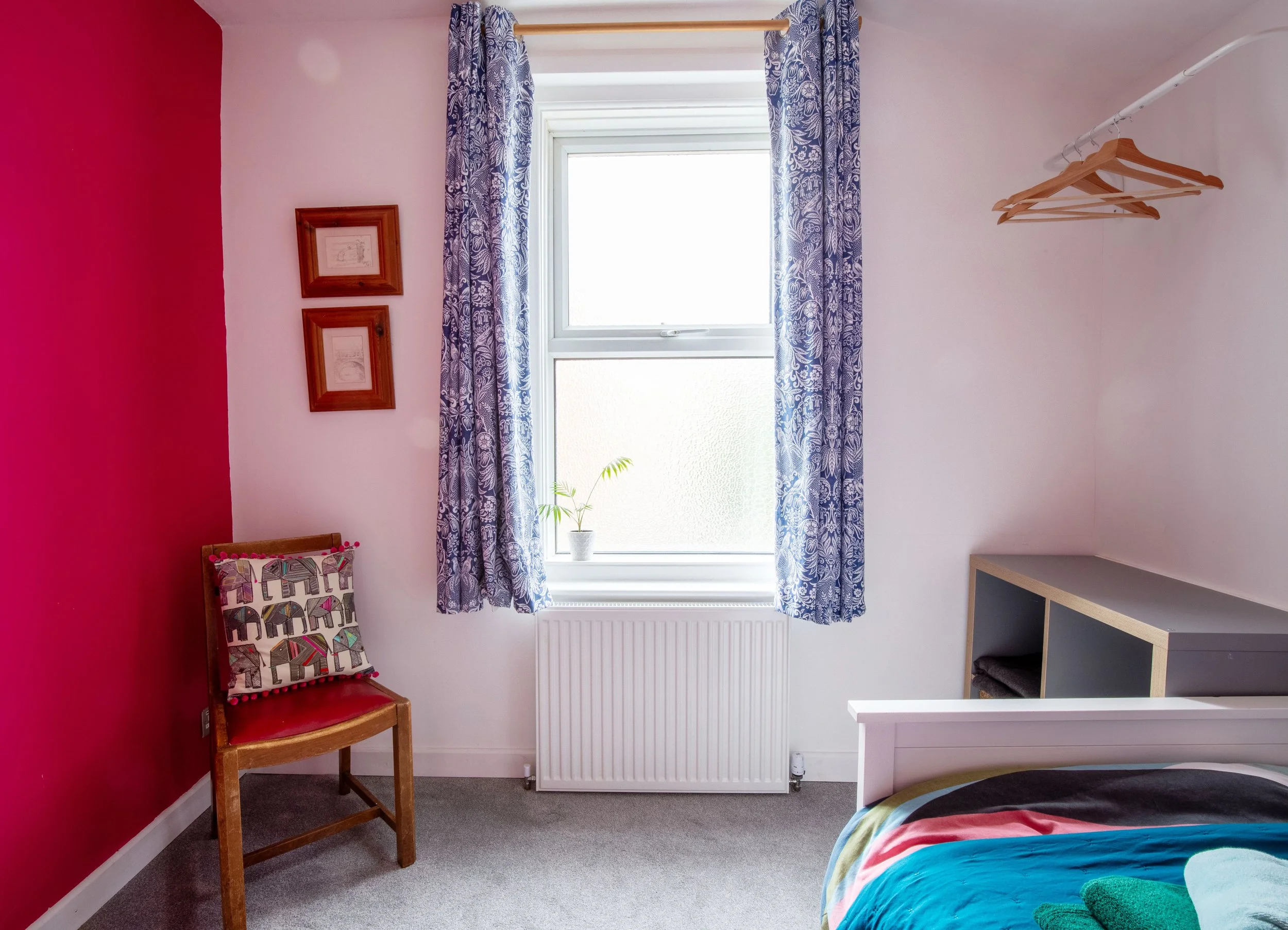 Single bedroom. Couple of great E.H Shepard's drawings of Pooh Bear on the wall, Reproductions unfortunately. Oh well.