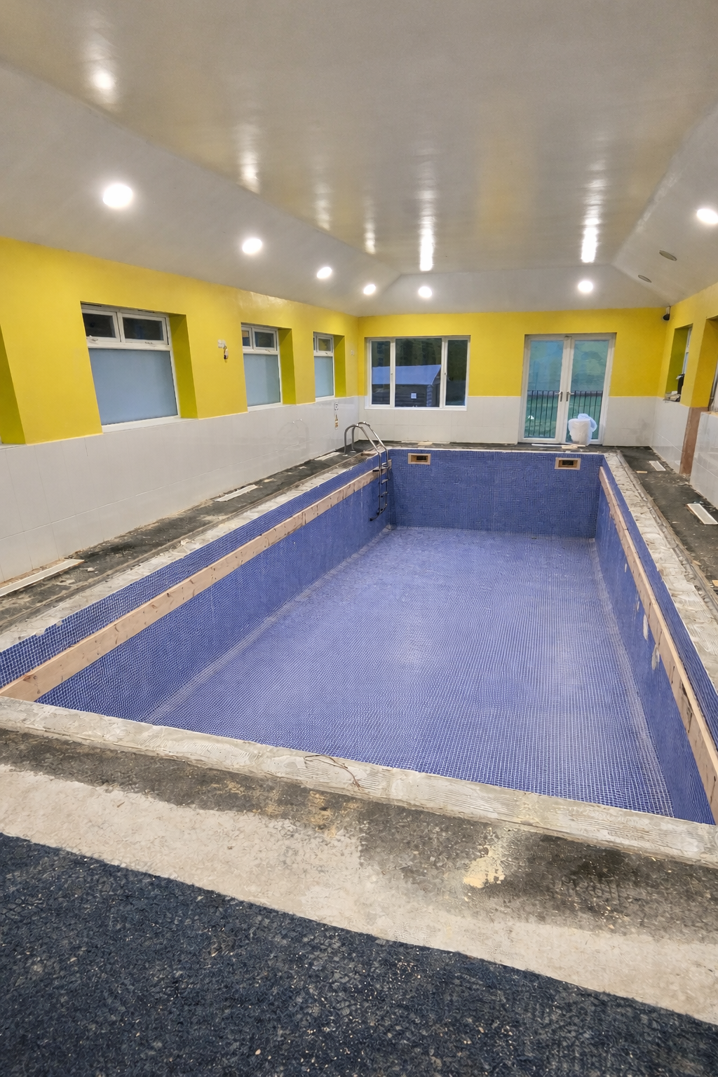 kings road pool 2.png