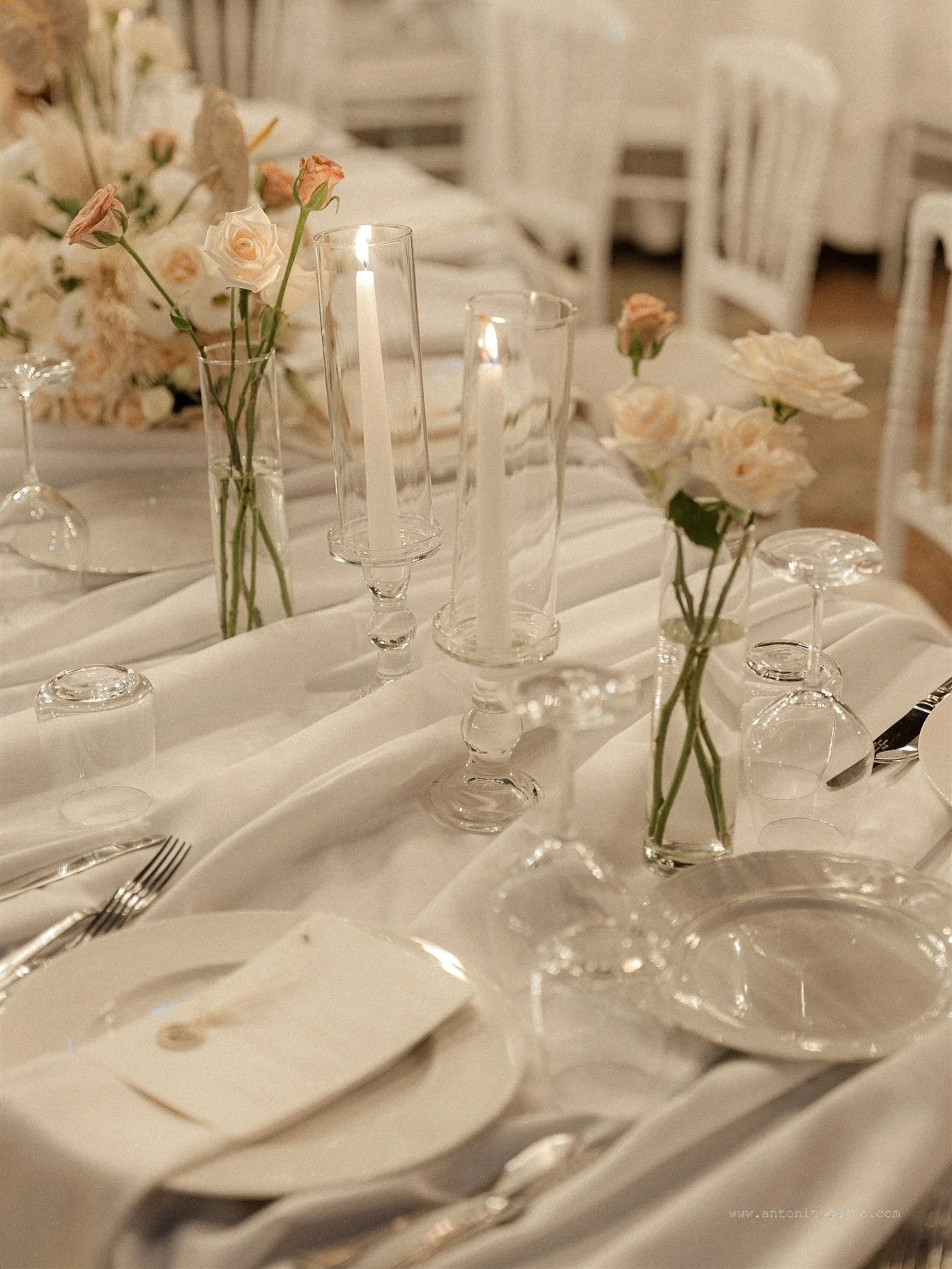 A timeless tablescape where elegance whispers rather than speaks.
Soft textures, delicate florals and candlelight come together in a refined harmony, creating an intimate atmosphere designed to be felt before it is seen.

At CB Events, we curate expe