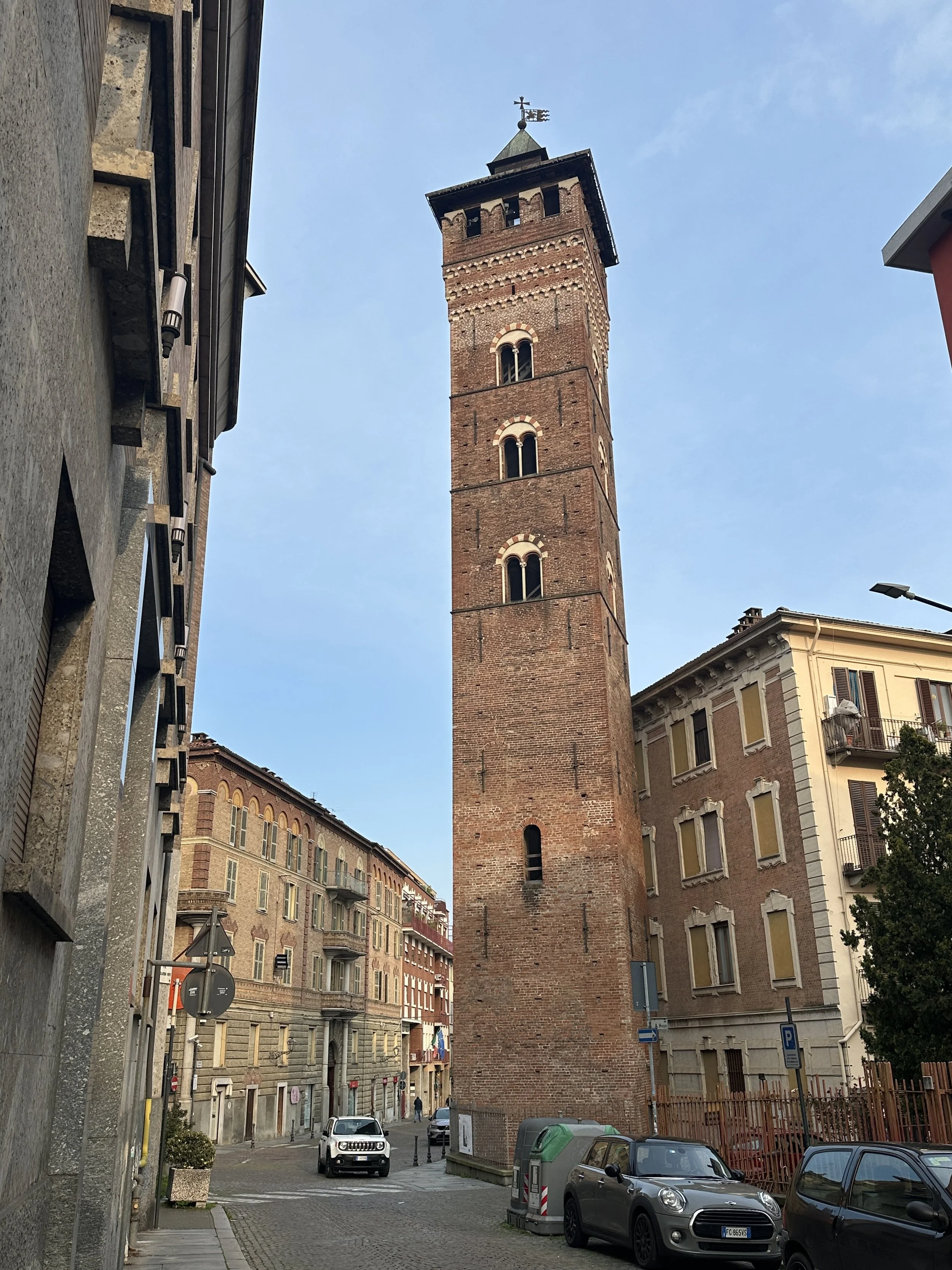 Asti mit mehreren Wohntürmen