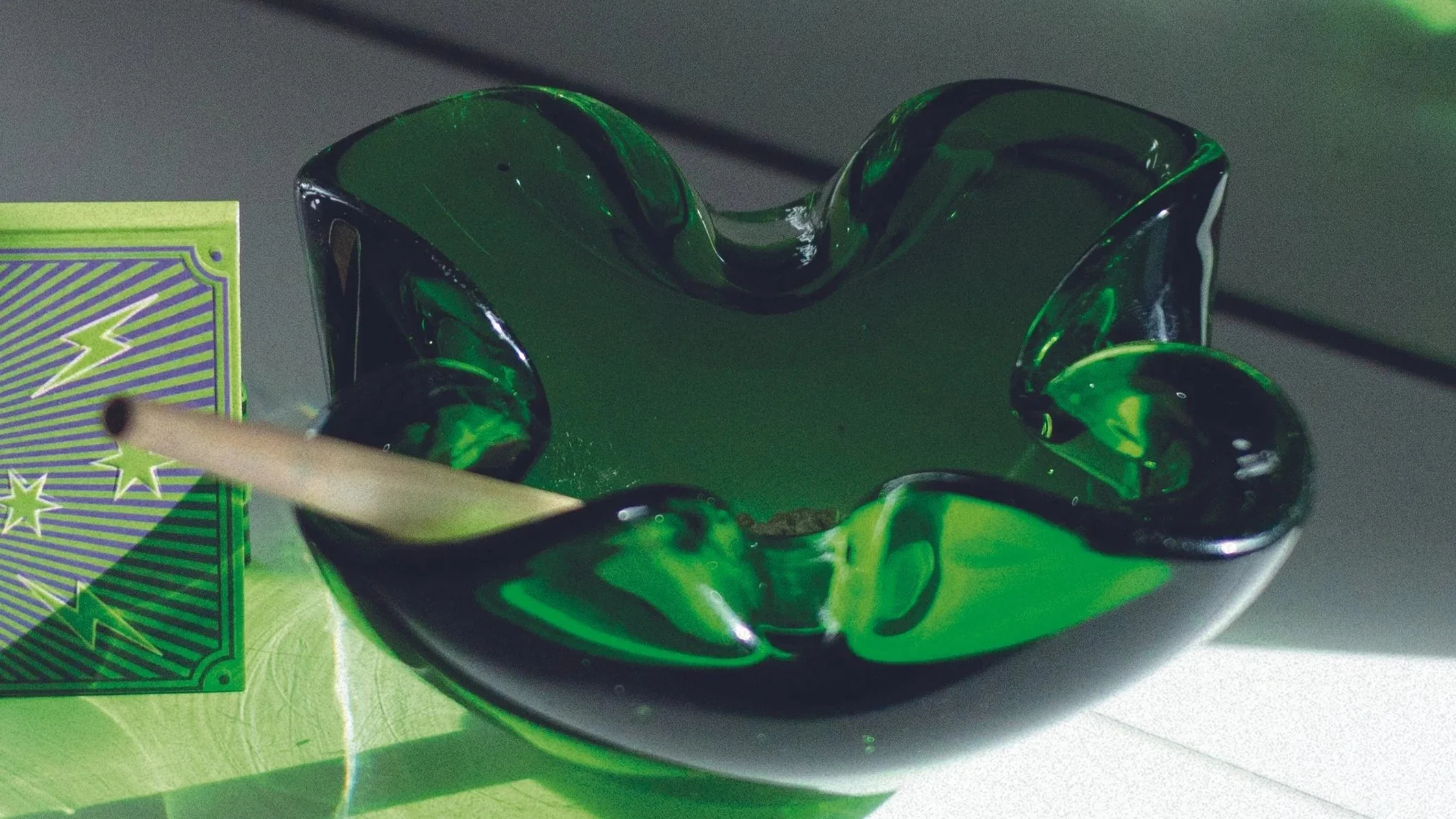 Grüner Kult Aschenbecher von etos* für Cannabis Liebhaber und 420 geschnkideen