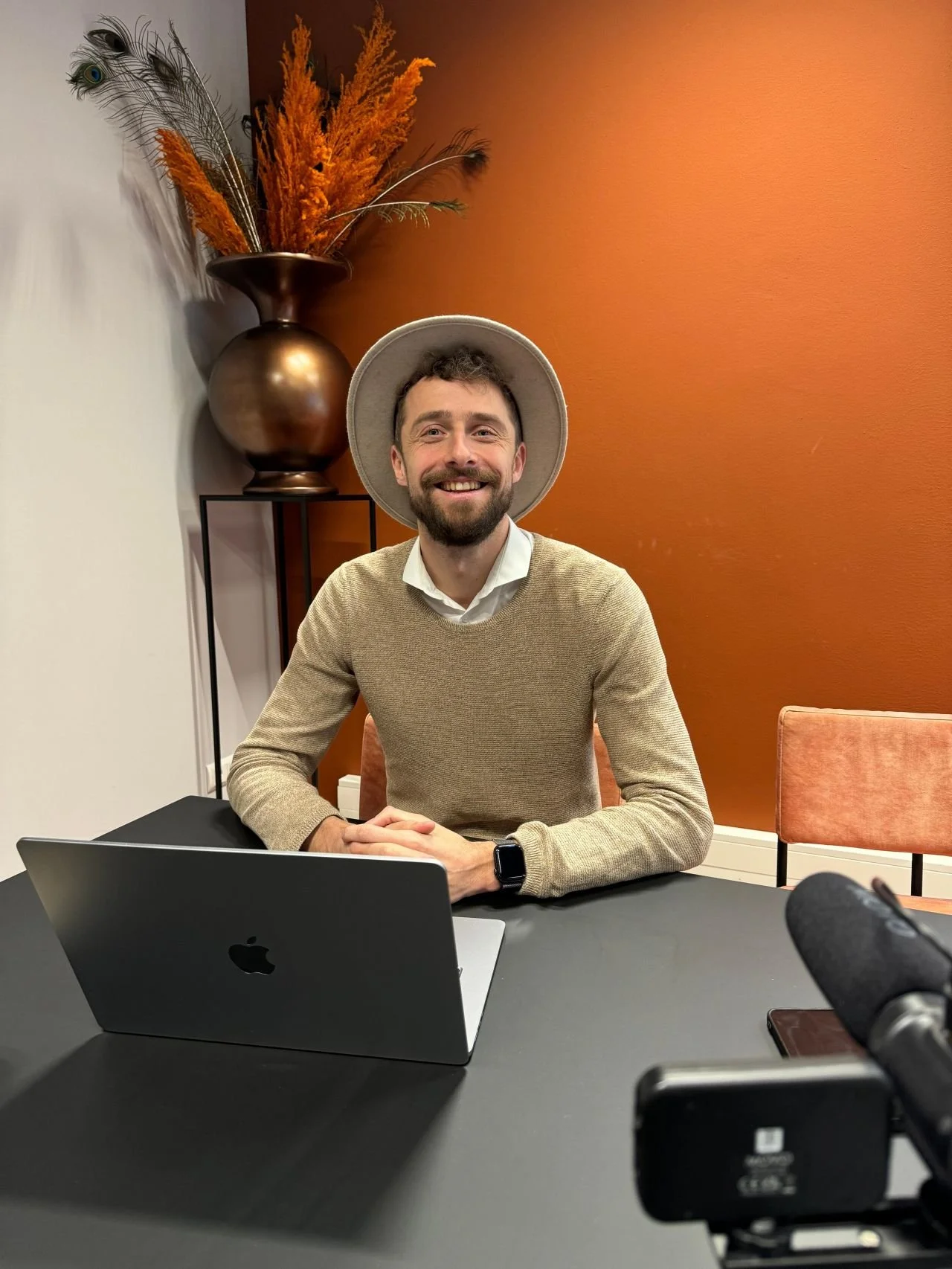 Doing LIVE coaching on eCommerce Partnerships, and recording for the Hatched Partnership Course.