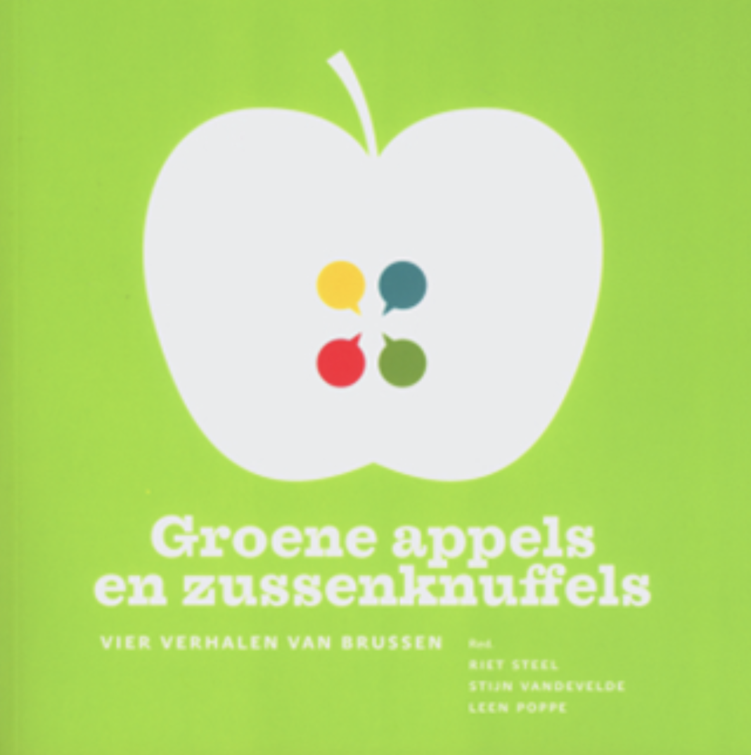 Een groene achtergrond met een grote witte appel die een afbeelding van vier kleine appels bevat, elk in een andere kleur: geel, blauw, rood en groen. Onder de afbeelding staat de titel in wit: 'Groene appels en zussenknuffels'.