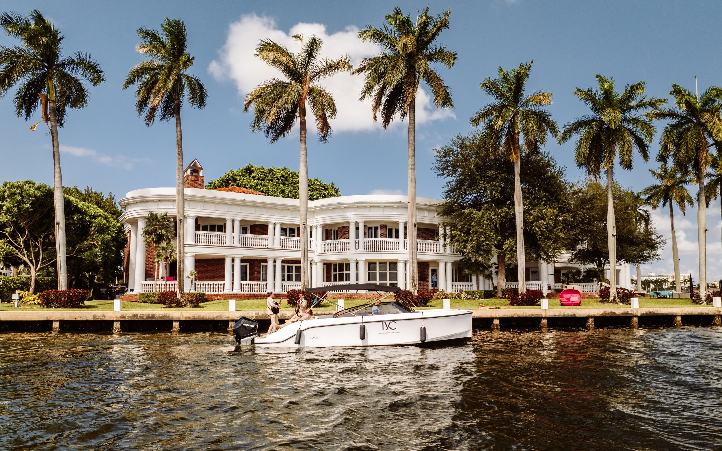 Exploring Jupiter and Riviera Beach by Private Yacht: Hidden Gems and Must-See Spots