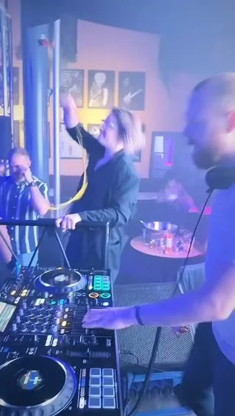 Photo of Oskar playing at Makeriet in Örebro on new years eve