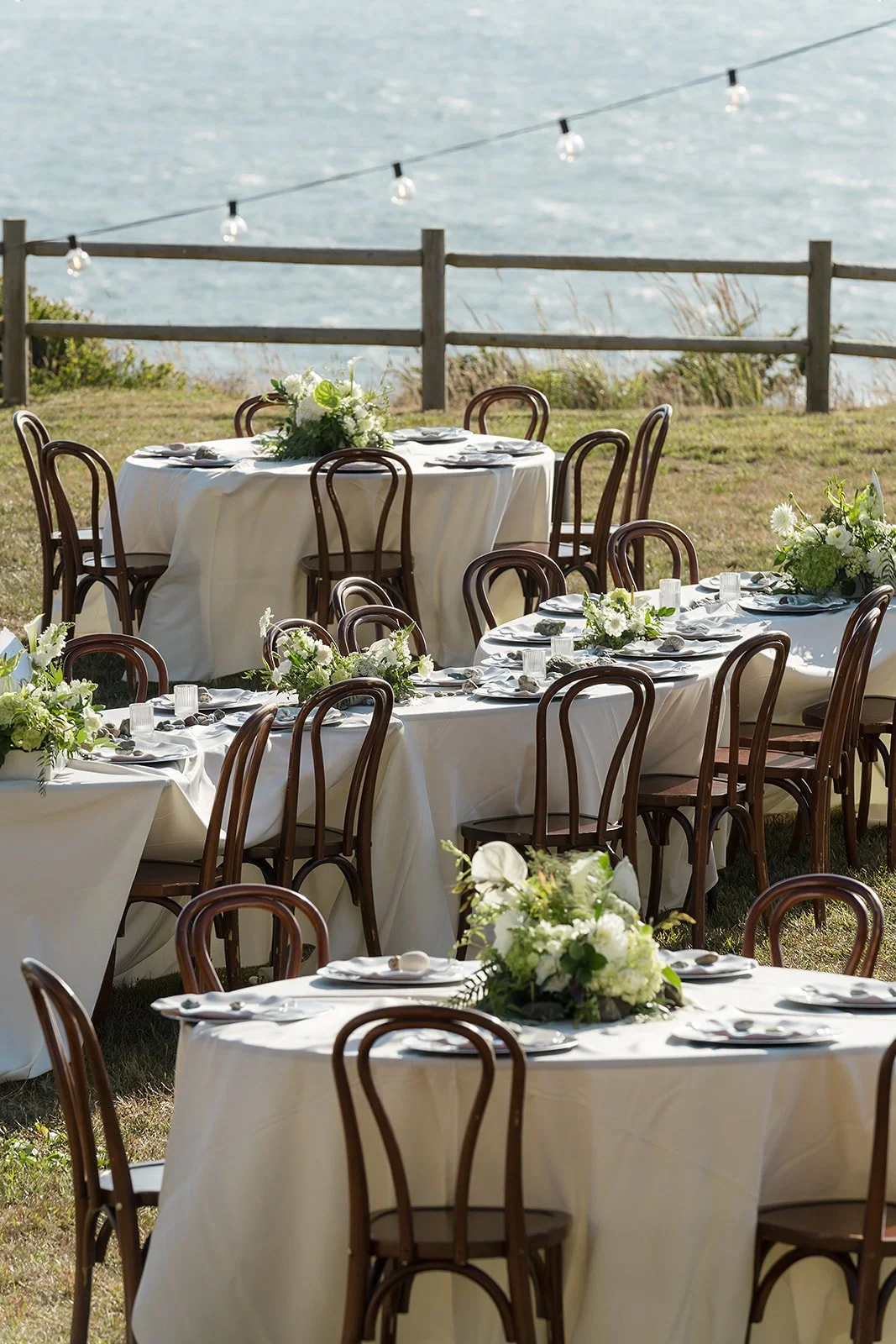 white and green florals, Oregon coast wedding. Photo credit: jesib.com