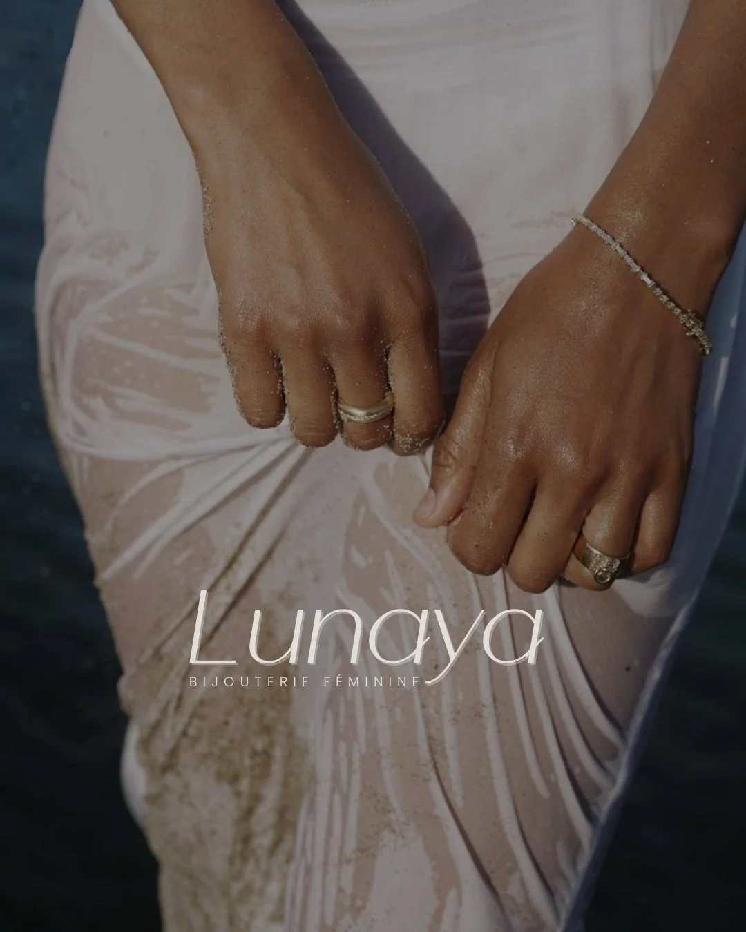 Black and White Minimal Vintage Simple  Fashion Old Money Instagram Post copie.jpg