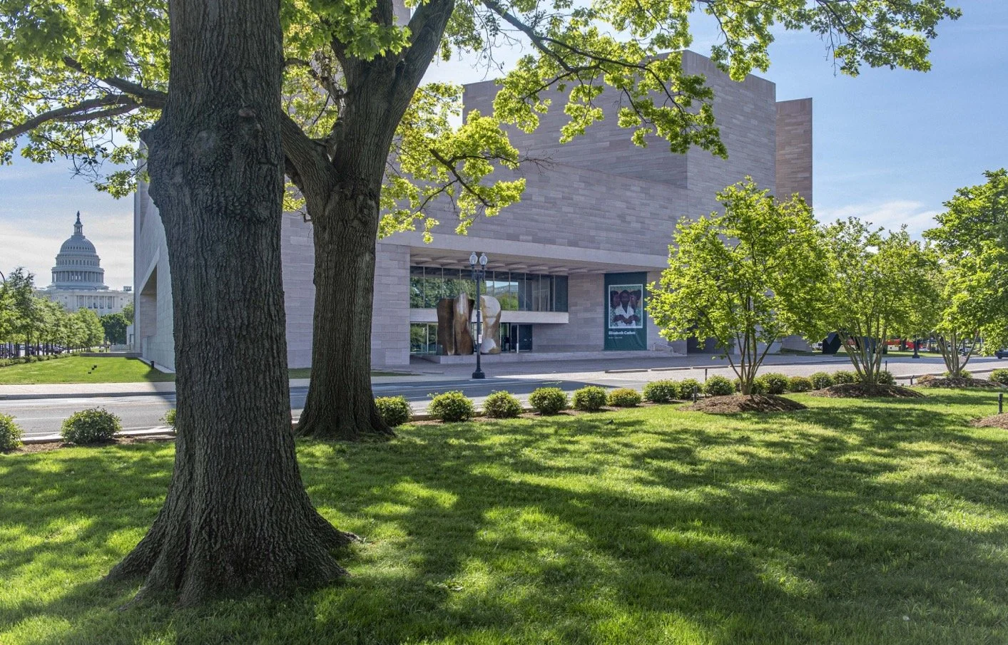  Elizabeth Catlett-01.jpg