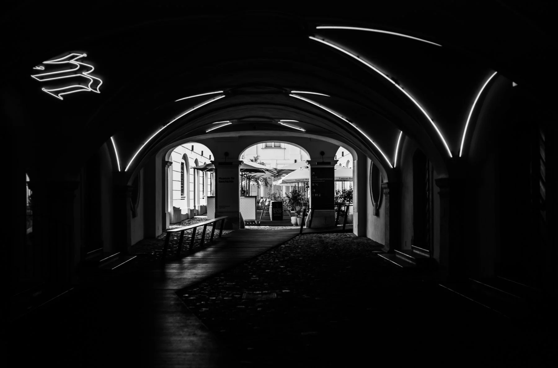 250719-L1002467-ECLECTIC GEOMETRY.jpg