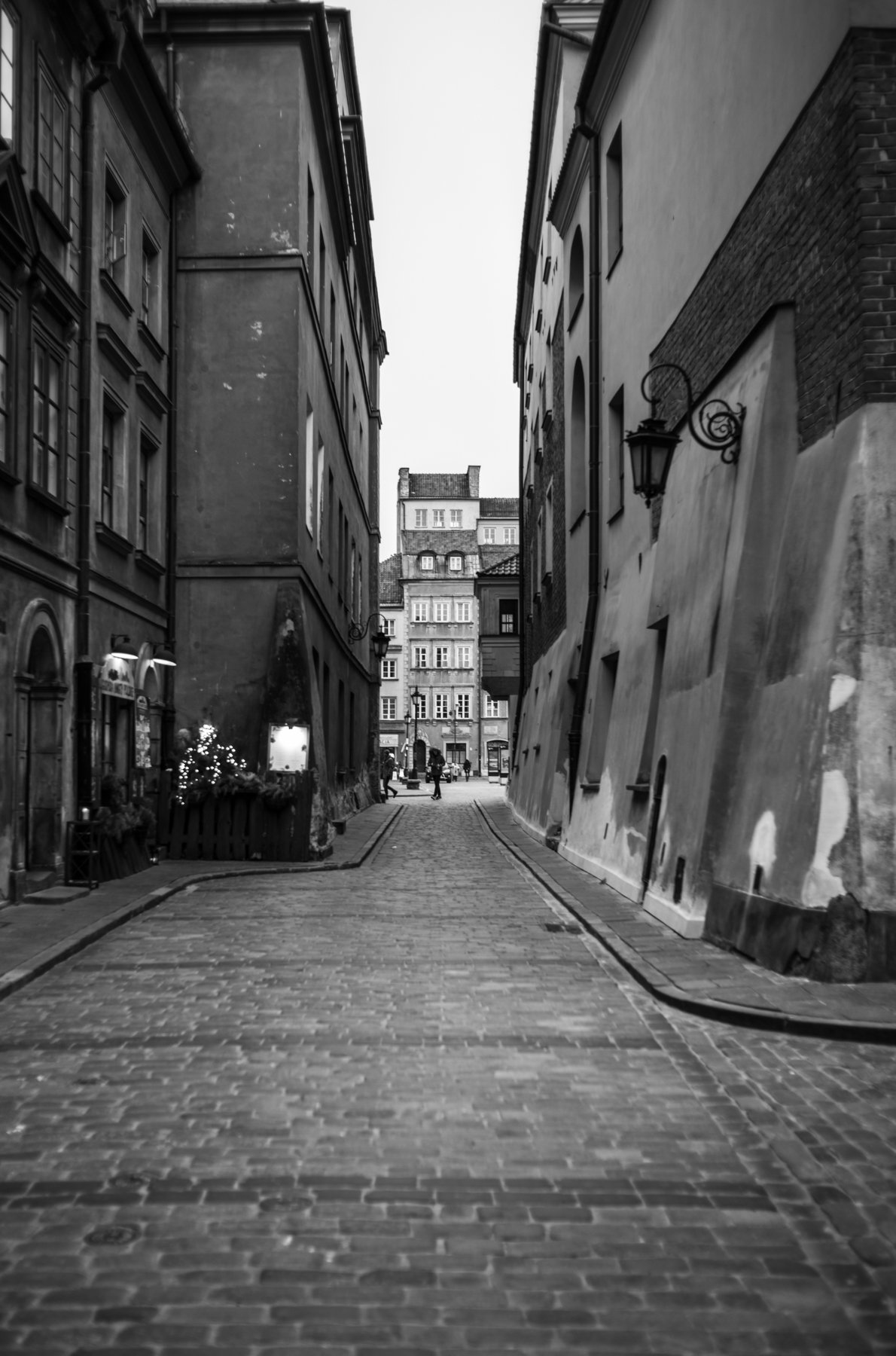 230303-L1002250-WALKING STREET NINE.jpg