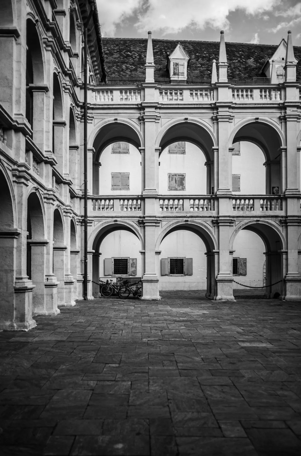 250718-L1002393-VENETIAN GEOMETRY ONE.jpg