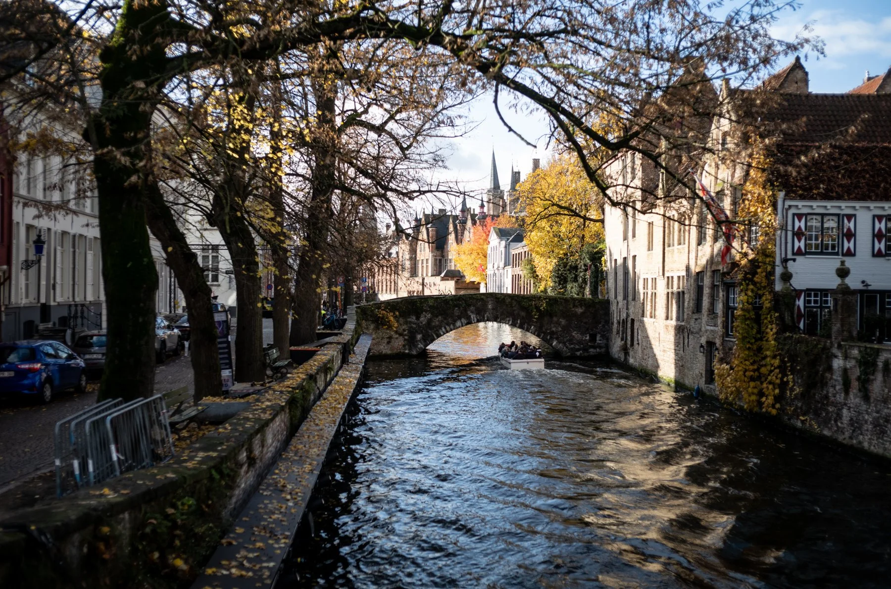 231121-L1006307-BRUGGE ALMOST SLEEPING FOUR.jpg