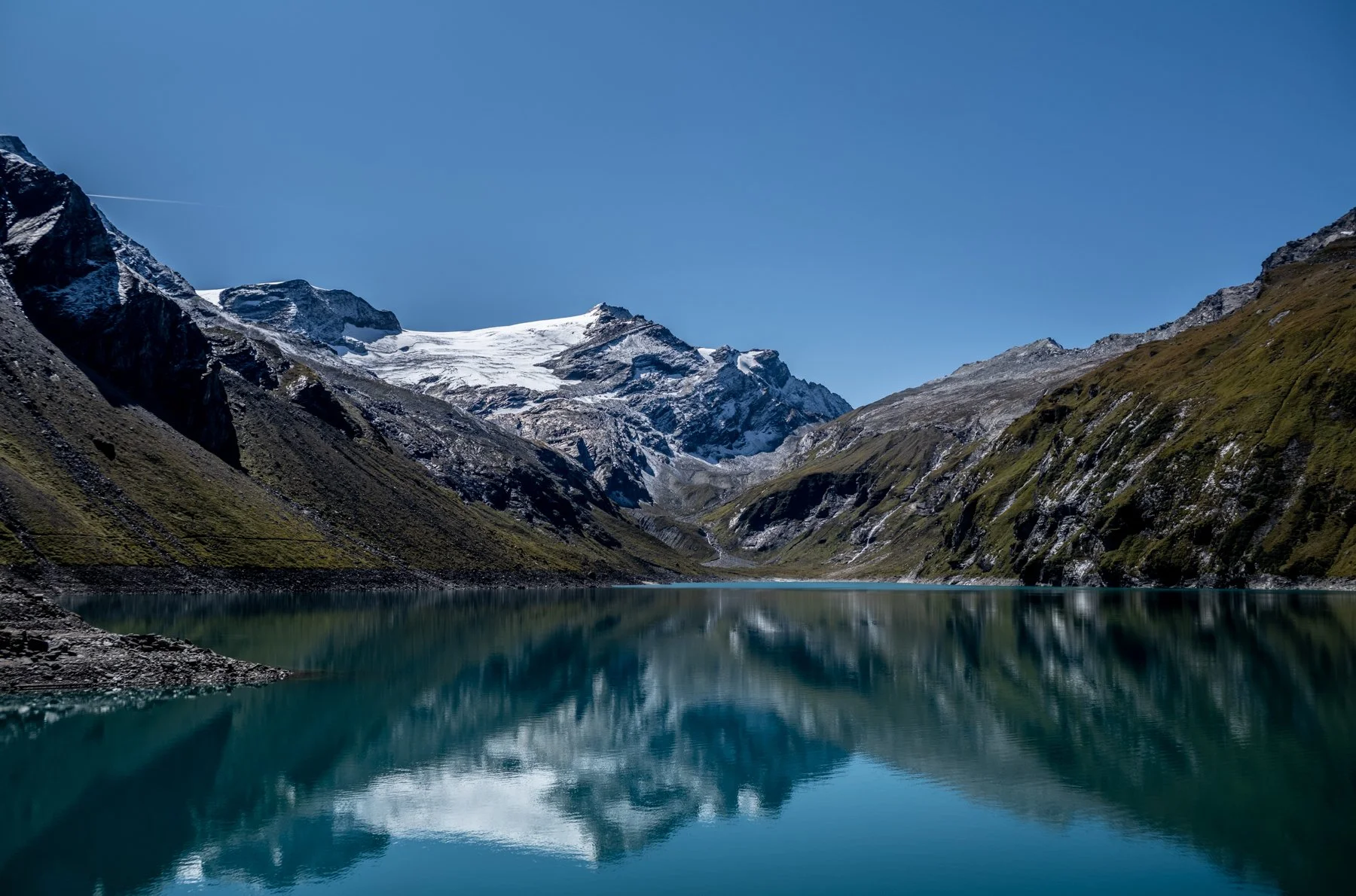 250906-L1003019-KAPRUN WATERLINE ONE.jpg