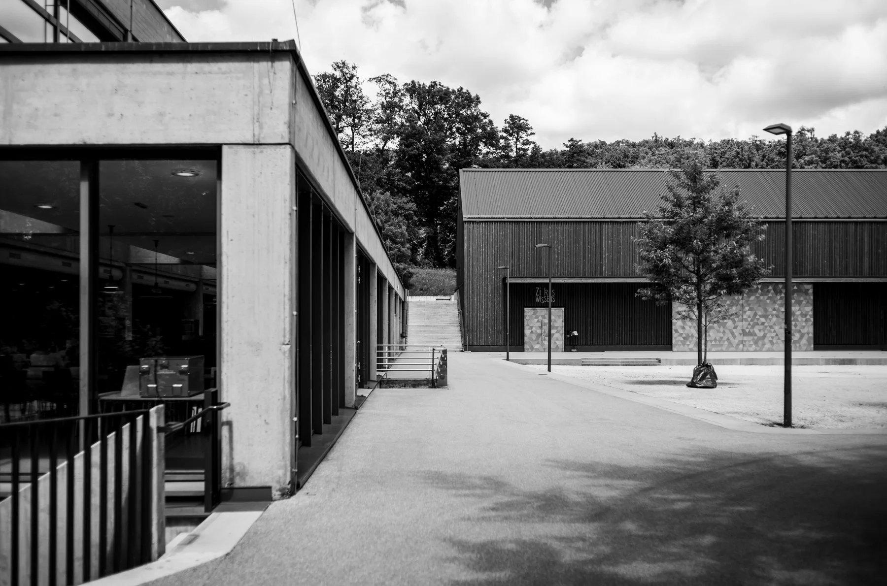 240524-L1007240-KNOWLEDGE IN THE AIR AROUND THEATRE.jpg