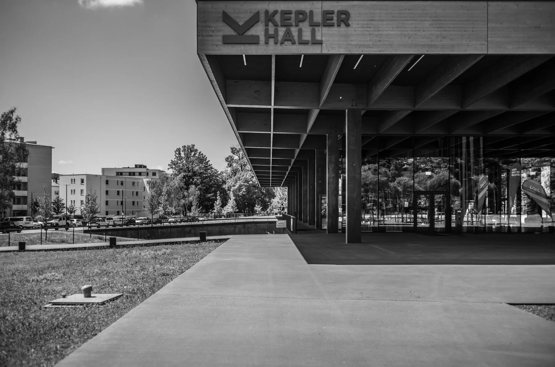 240524-L1007261-KNOWLEDGE IN THE AIR AROUND KEPPLER HALL.jpg