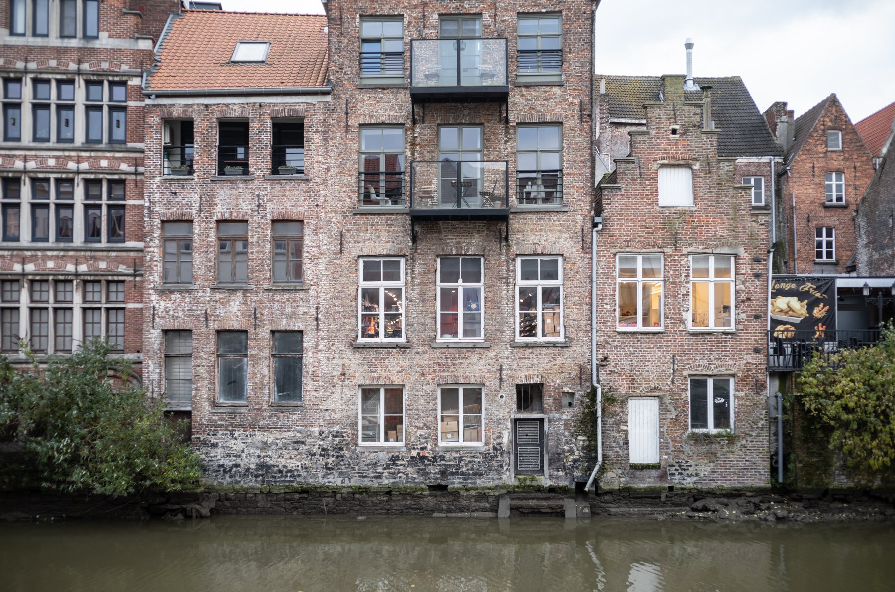 THE DREAMING GHENT