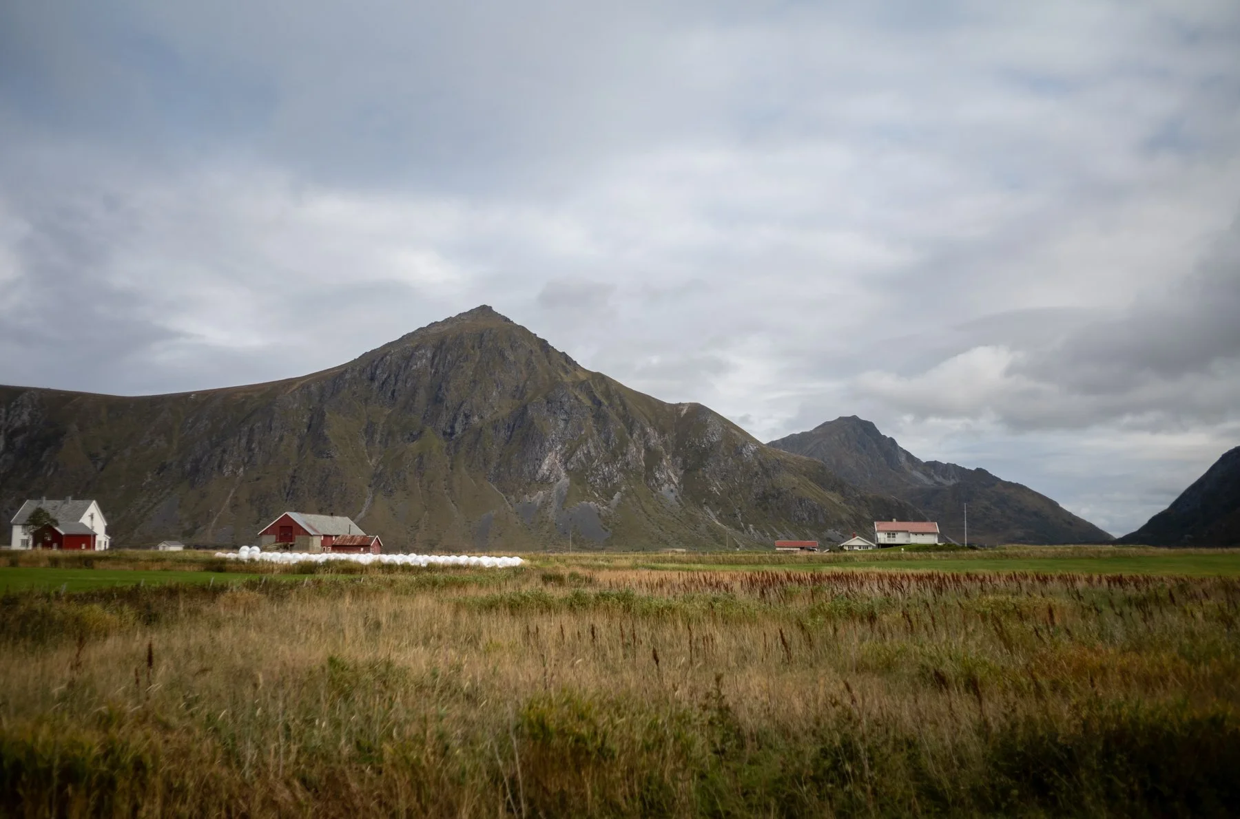 230918-L1005400-DRIVING LOFOTINS THREE.jpg