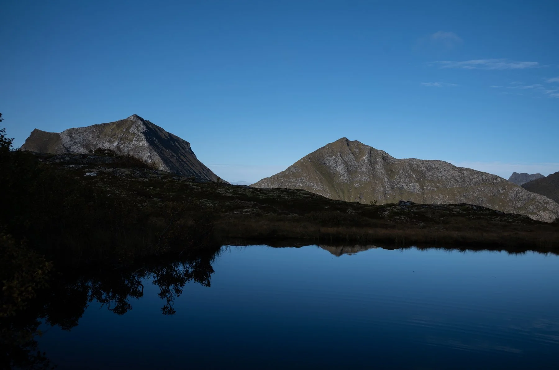230918-L1005468-LOFOTEN REFLECTION THREE.jpg