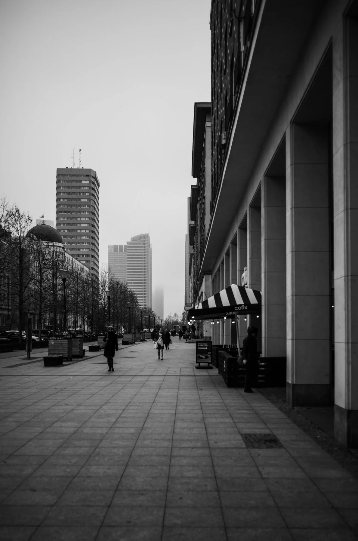 230303-L1002063-ALL AT WORK.jpg