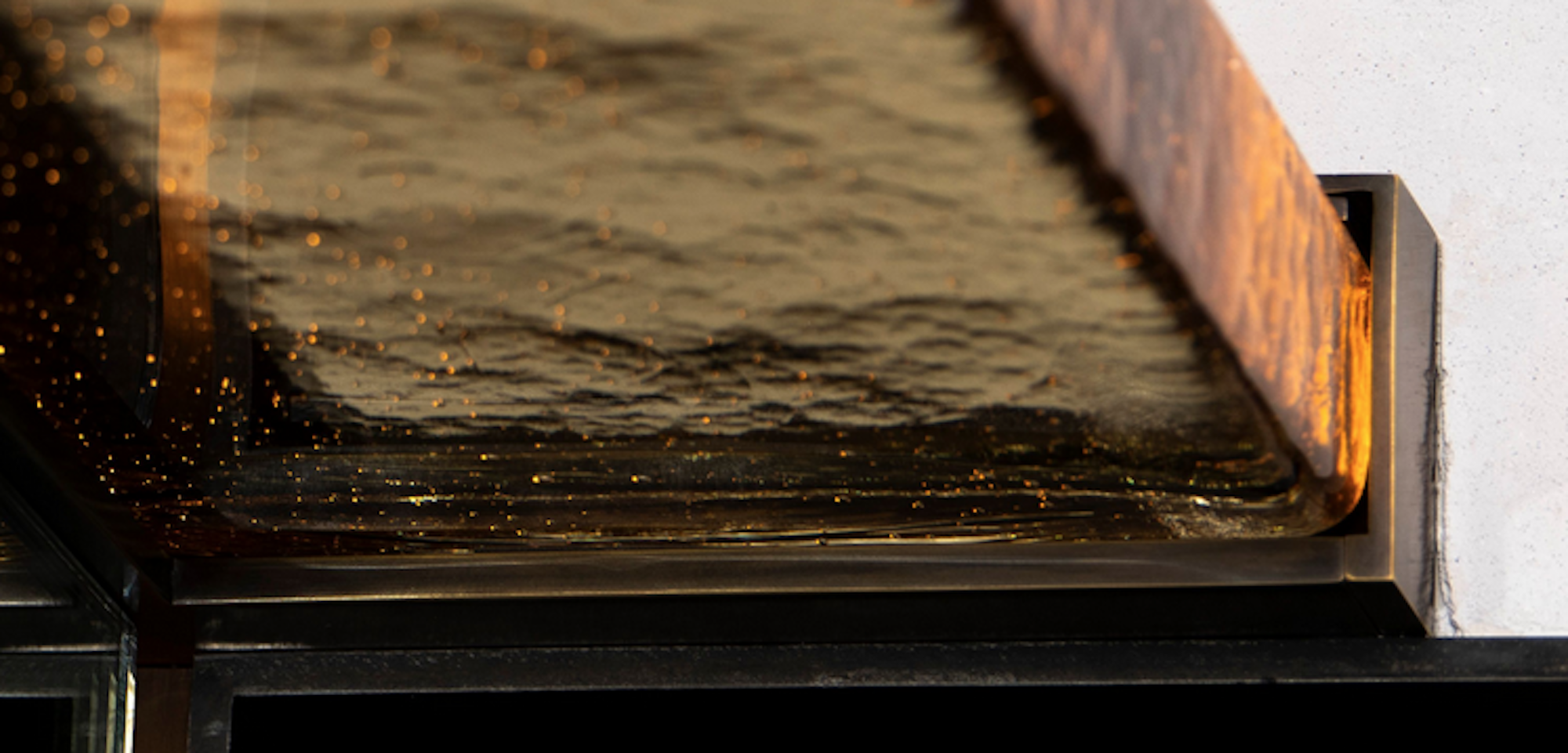 Close Picture of Vanity Light.png