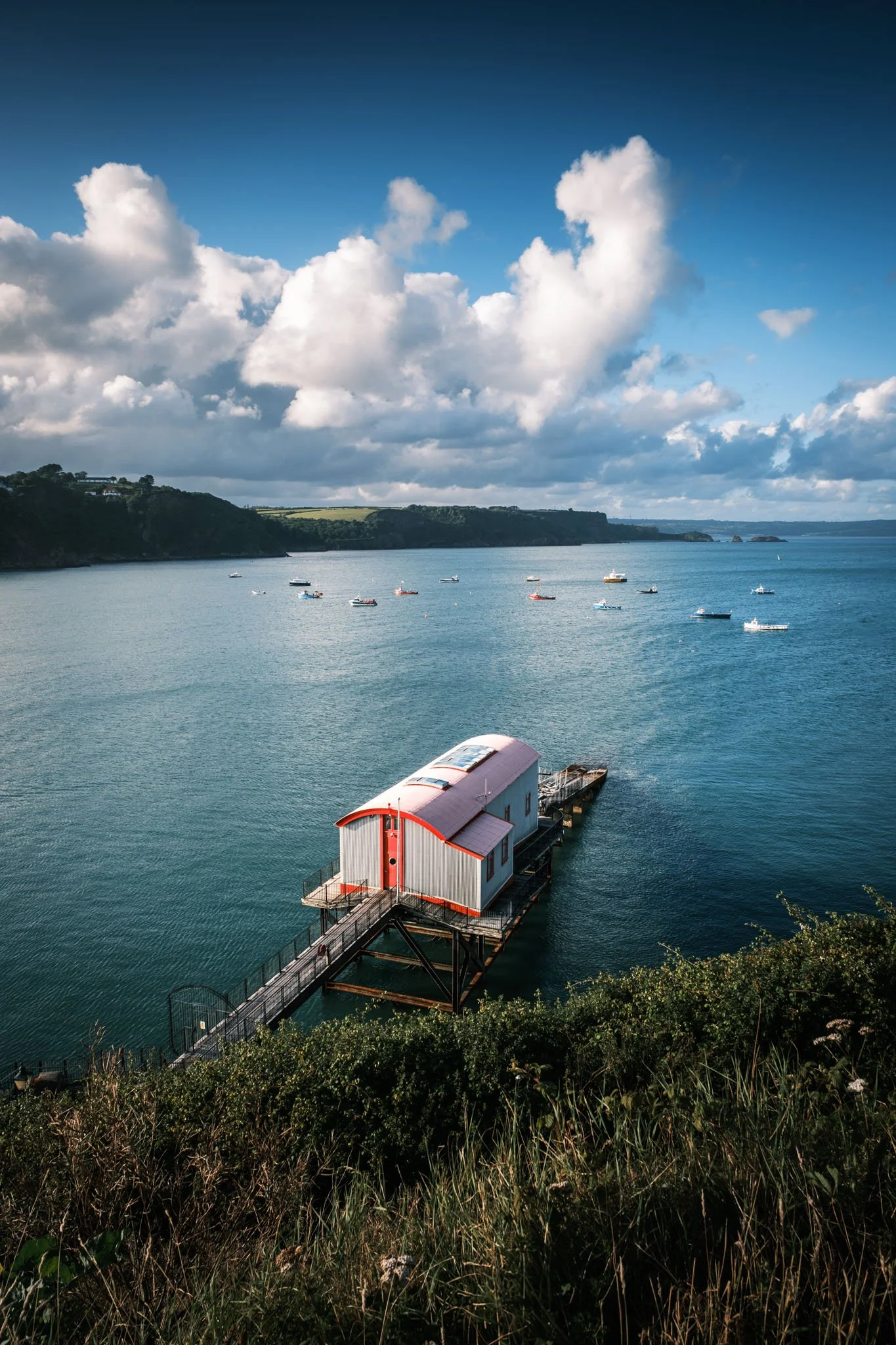 Wales: Tenby fishing village. Outdoor reportage, regional promotion, and sustainable tourism by Guillaume Donsimoni.