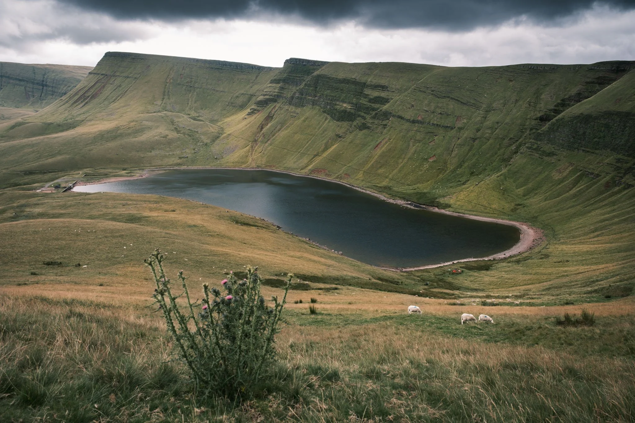Wales: The glacial lake of the Brecon Beacons. Outdoor photography, territorial promotion, and sustainable tourism by Guillaume Donsimoni.