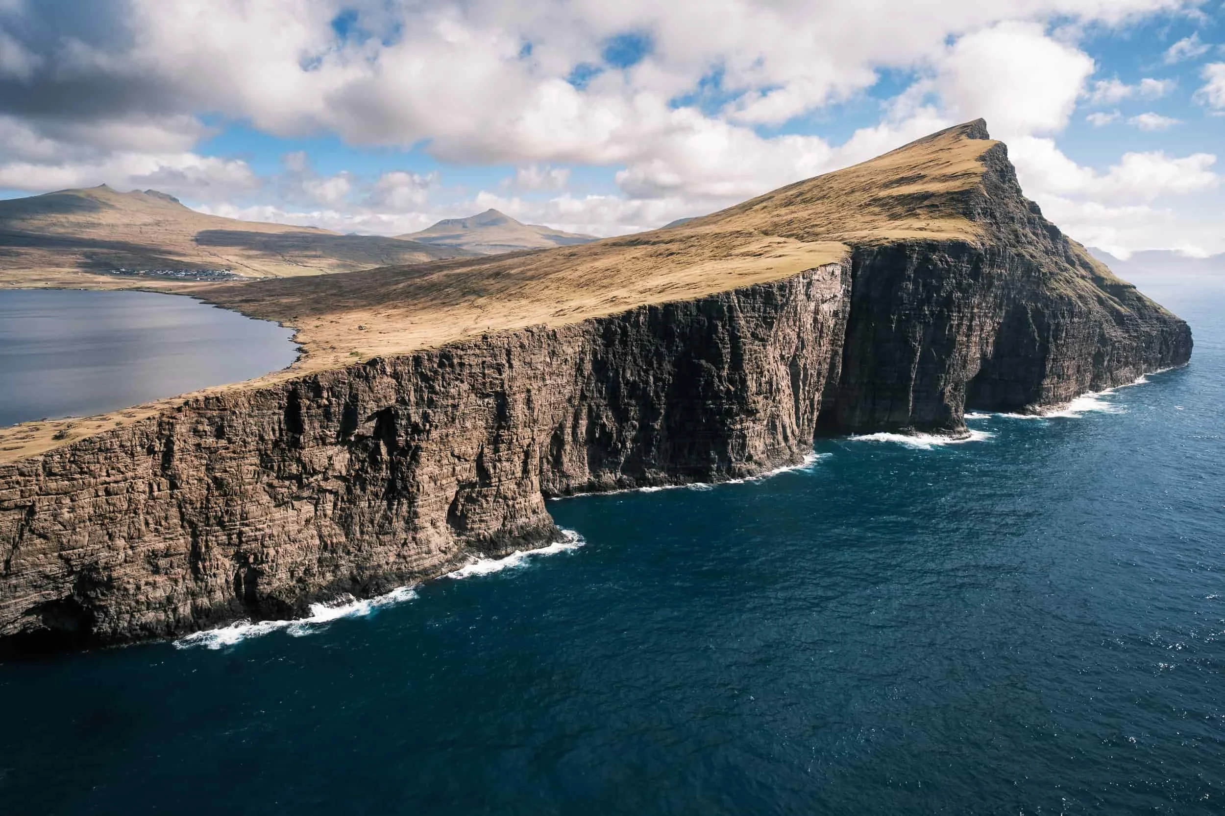 Sørvágsvatn, the lake above the ocean: destination photography to promote the outdoors.
