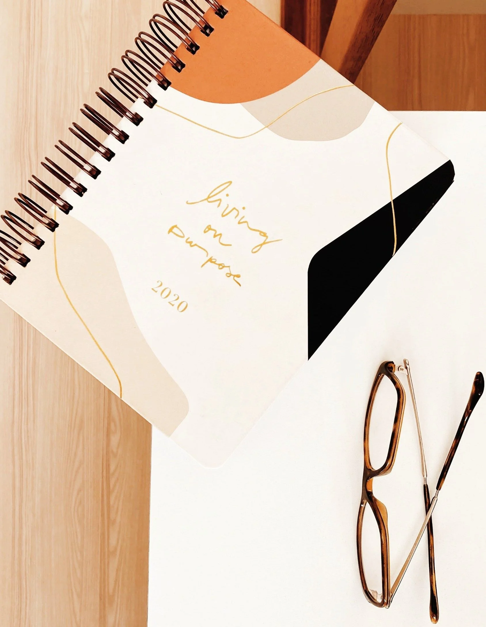 Flatlay Styling